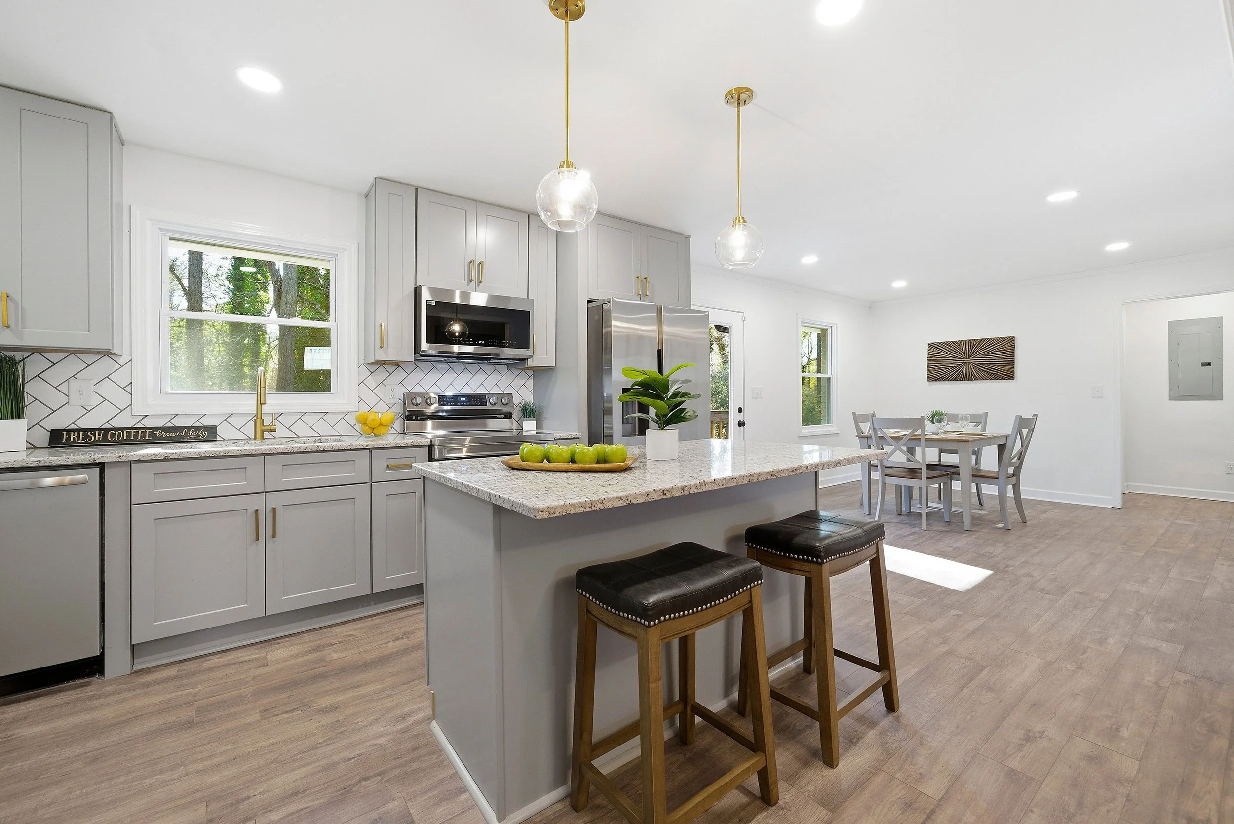 6500ShannonloreDrSouthFulton020 KIT.jpg