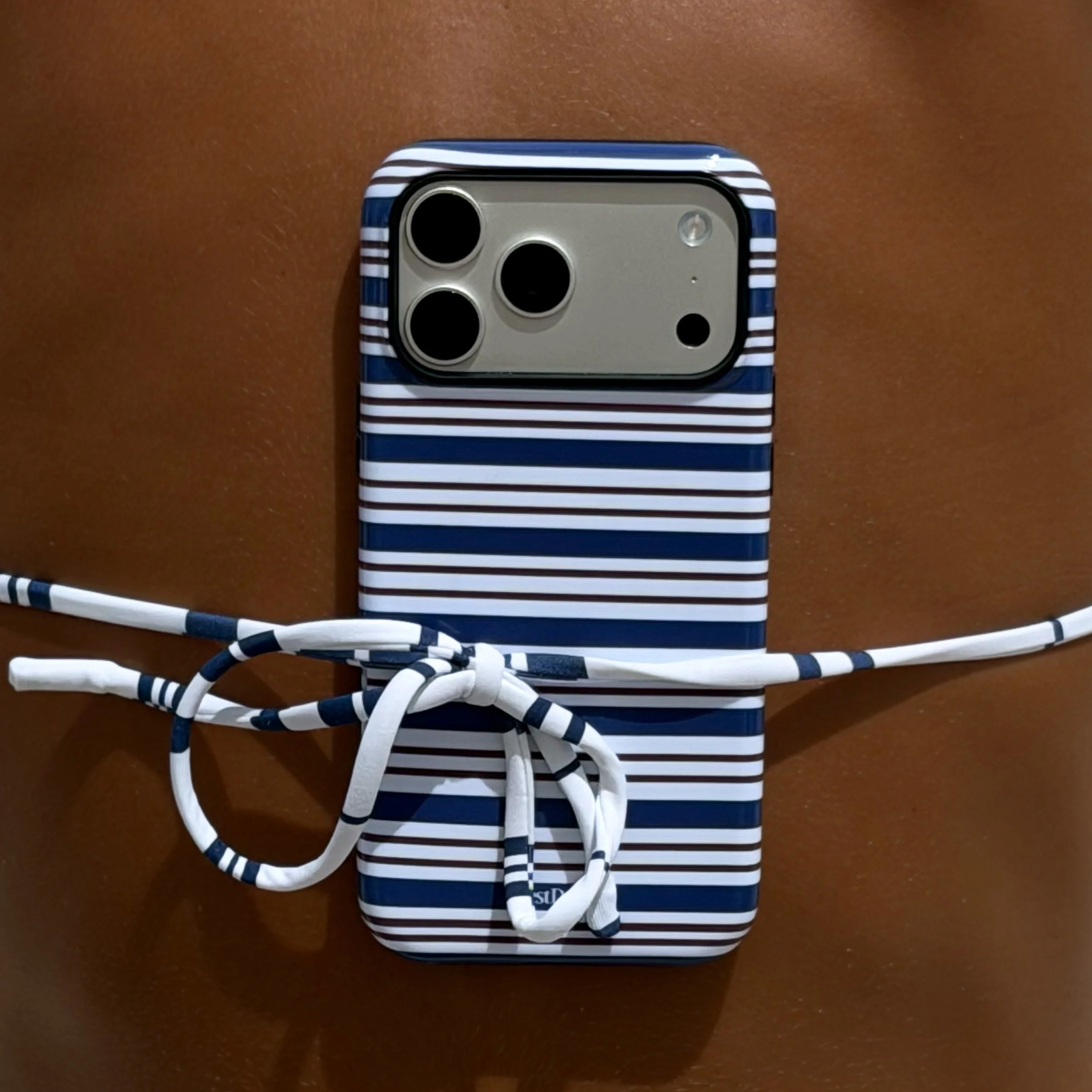 IPHONE 4.jpg