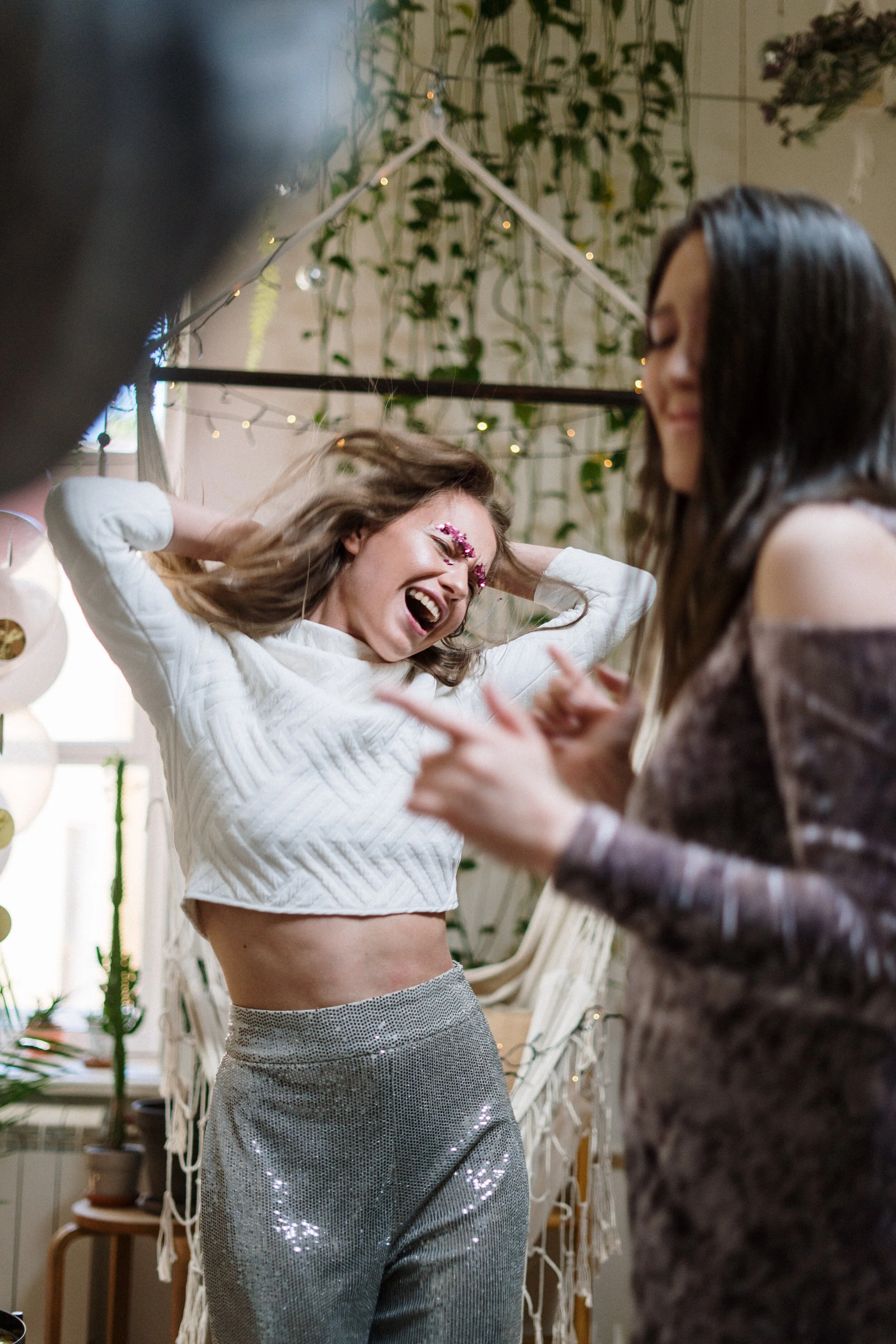 There's a scientific reason as to why thrusting to 80s jams feels so good.
