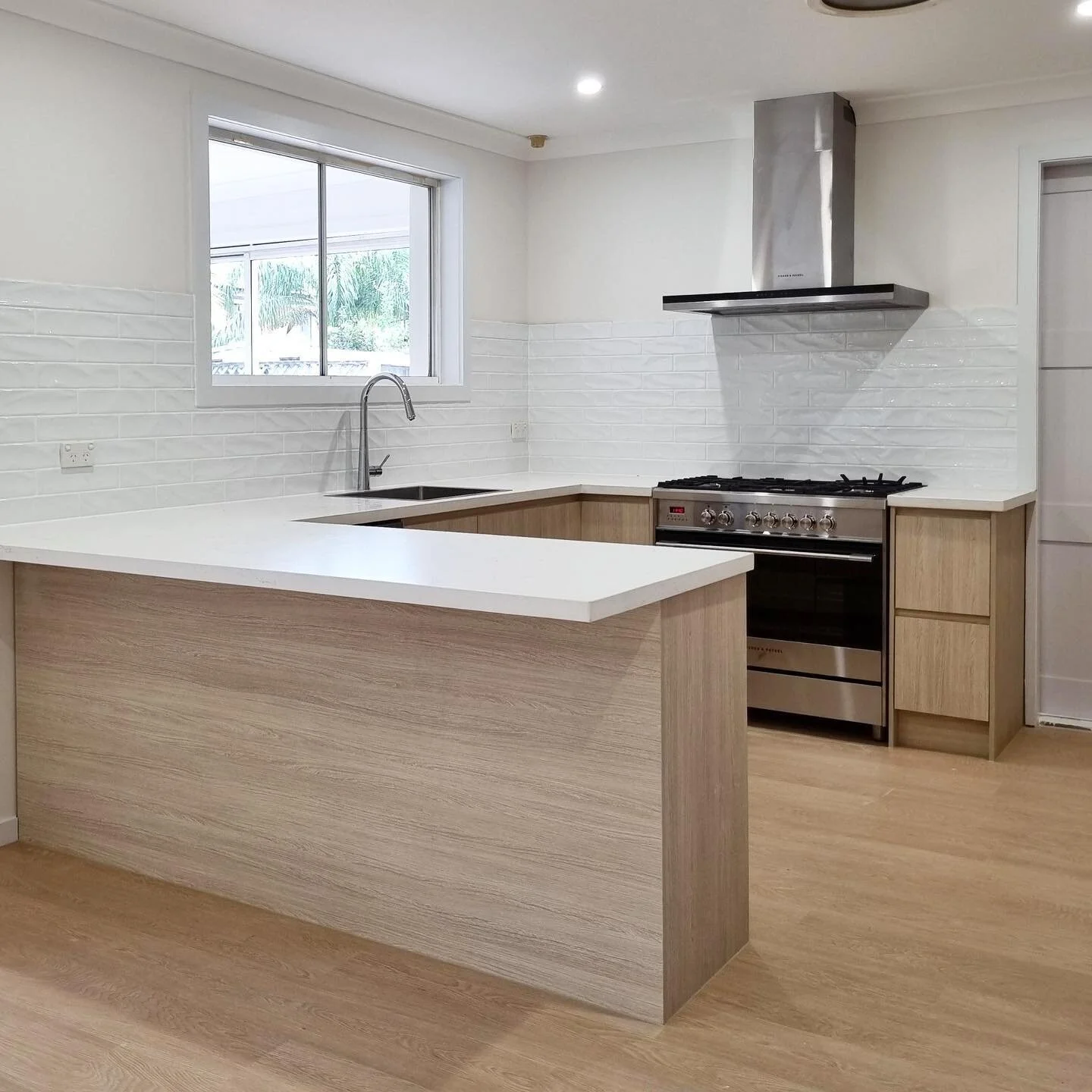Let us help you renovate your next project. Check out our newly completed kitchen in Green Valley!

Swipe to see what it looked like before 🛠