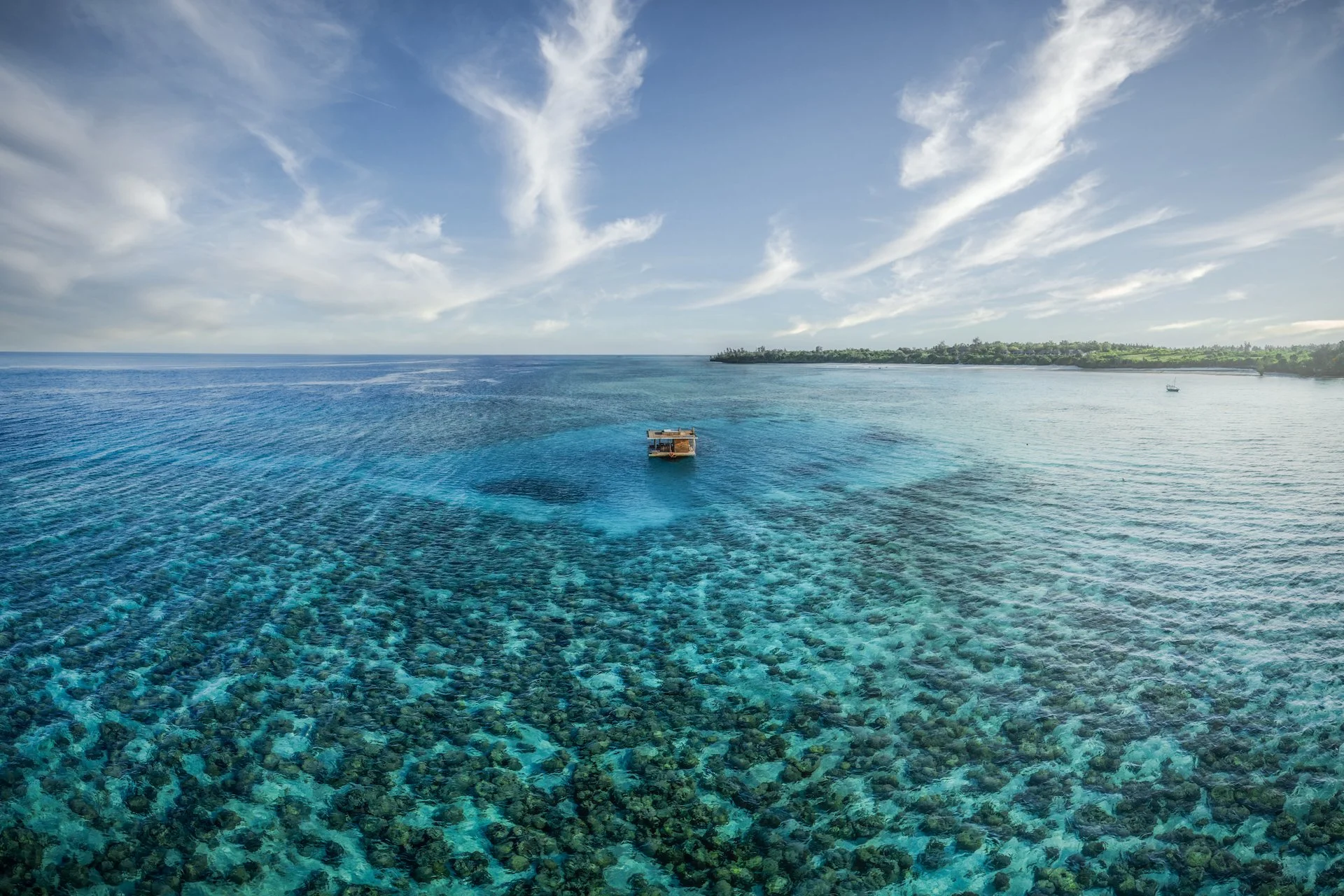 The Manta Resort_UnderwaterRoomPanoramaMorning.jpg