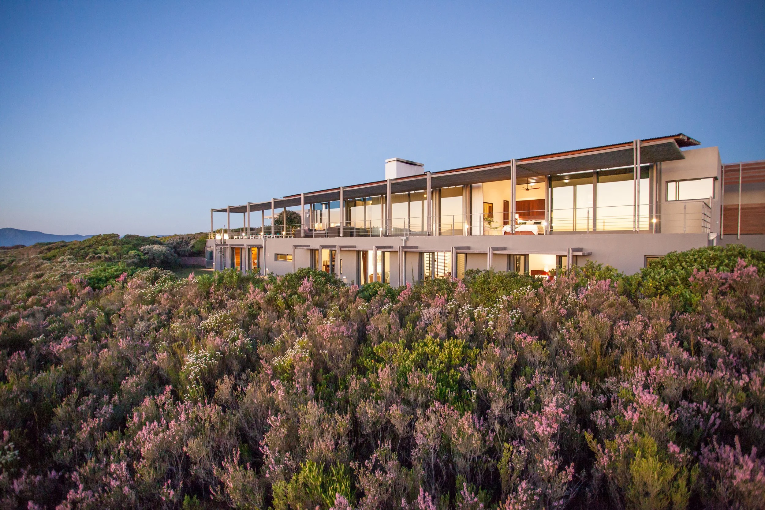 web-grootbos-accommodation-villa-exterior-05.jpg