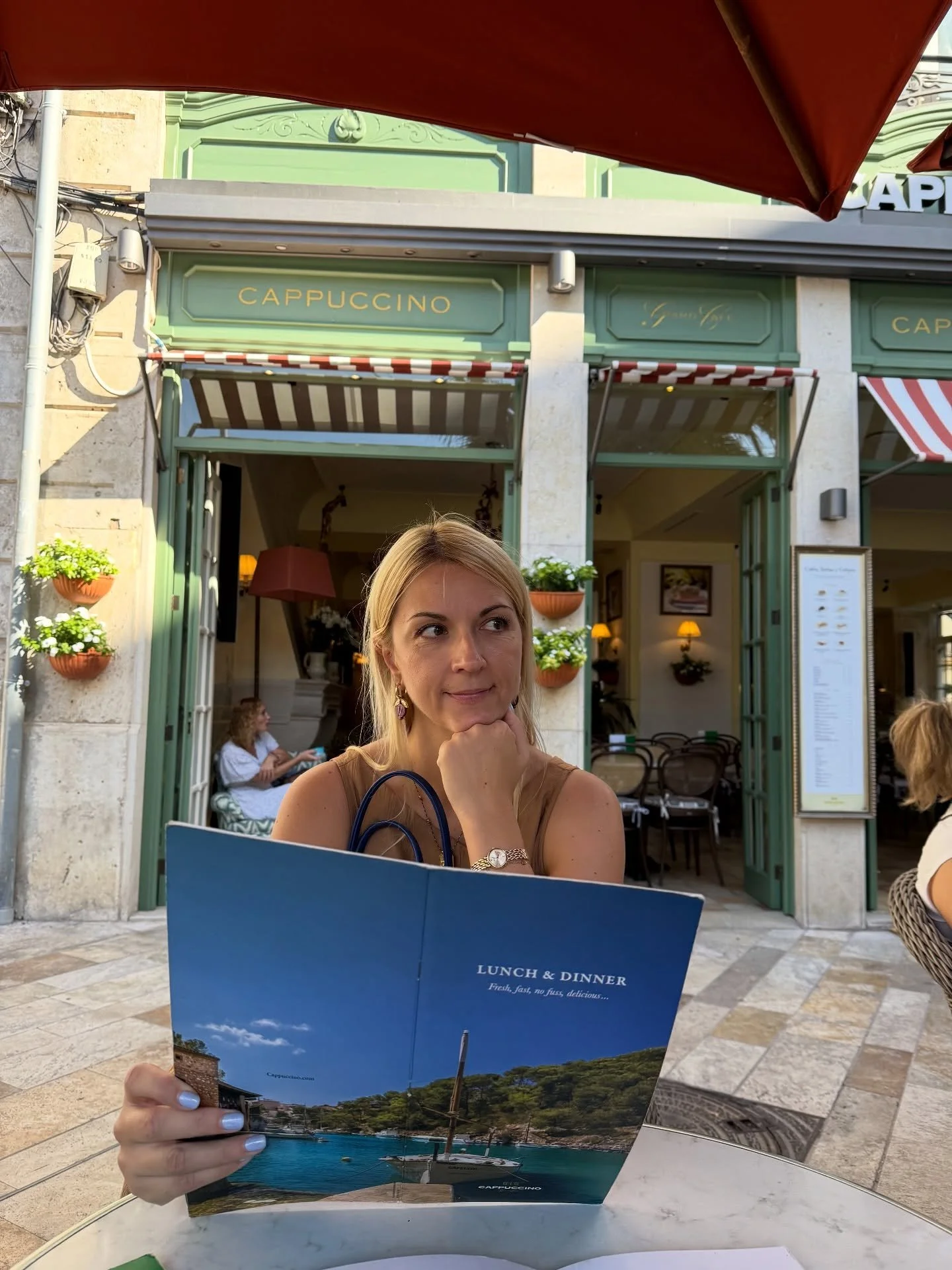 🙋&zwj;♀️I thought it was time for a small re-introduction.

I&rsquo;m Sonja - a hospitality + brand designer who has spent most of her life observing how spaces make people feel. 

🍽️ I started in service: hotels, restaurants, and later superyachts