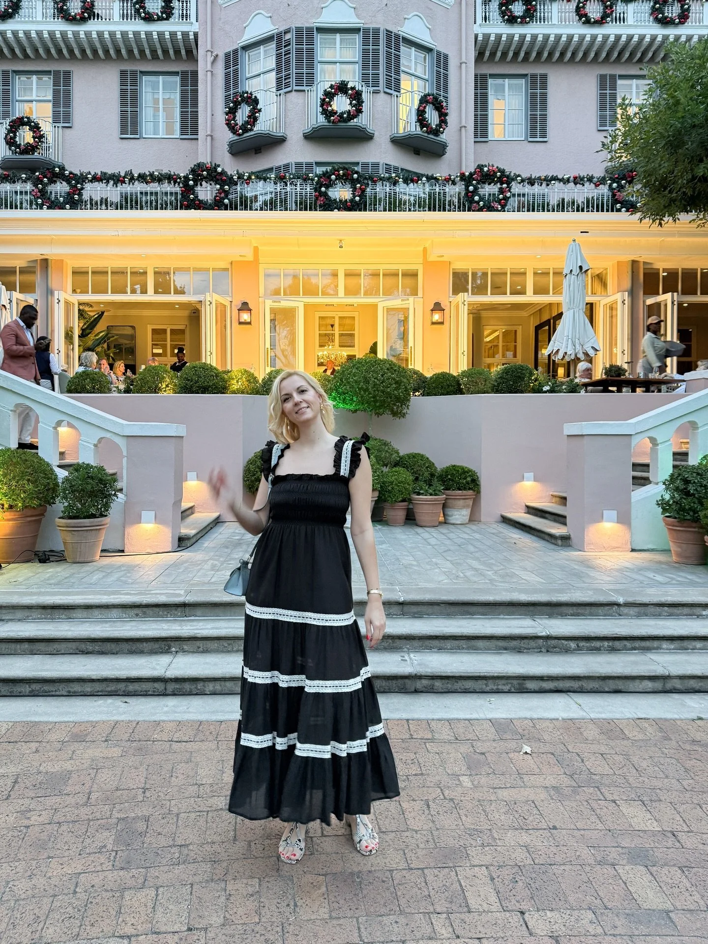 ✨ We hear about storytelling a lot these days. Coming up with a great story to tell is easy but how do you actually use it across your brand?
👌 I appreciate the most places that subtly share theirs. Evoking curiosity and appreciation, like recently 