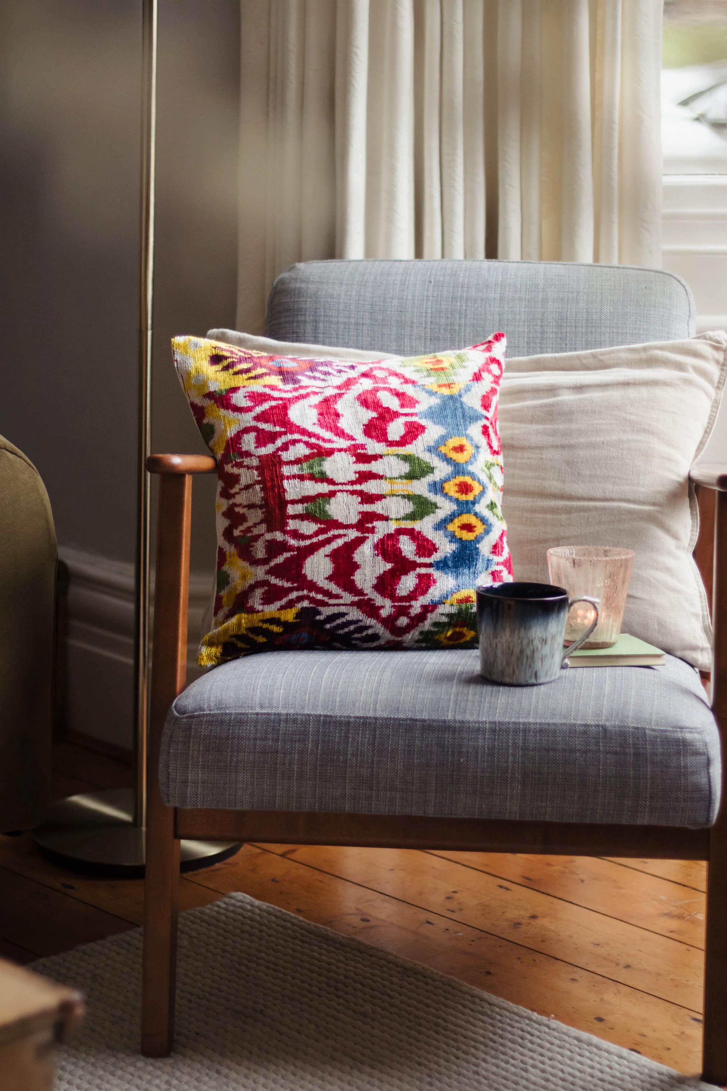 Ikat Velvet Cushions 40 x 40 - Ottoman Modern V13