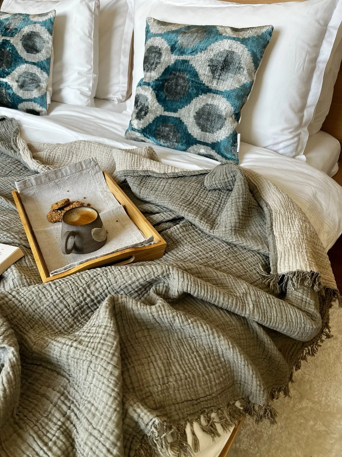 For these gorgeously balmy, summer nights, here are some of our favourite shots of our Izmir luxury blankets. 

Kingsize and gorgeously roomy they are perfect for replacing the duvet but still feeling snuggly in bed. 
We have 5 earthy colours in tota