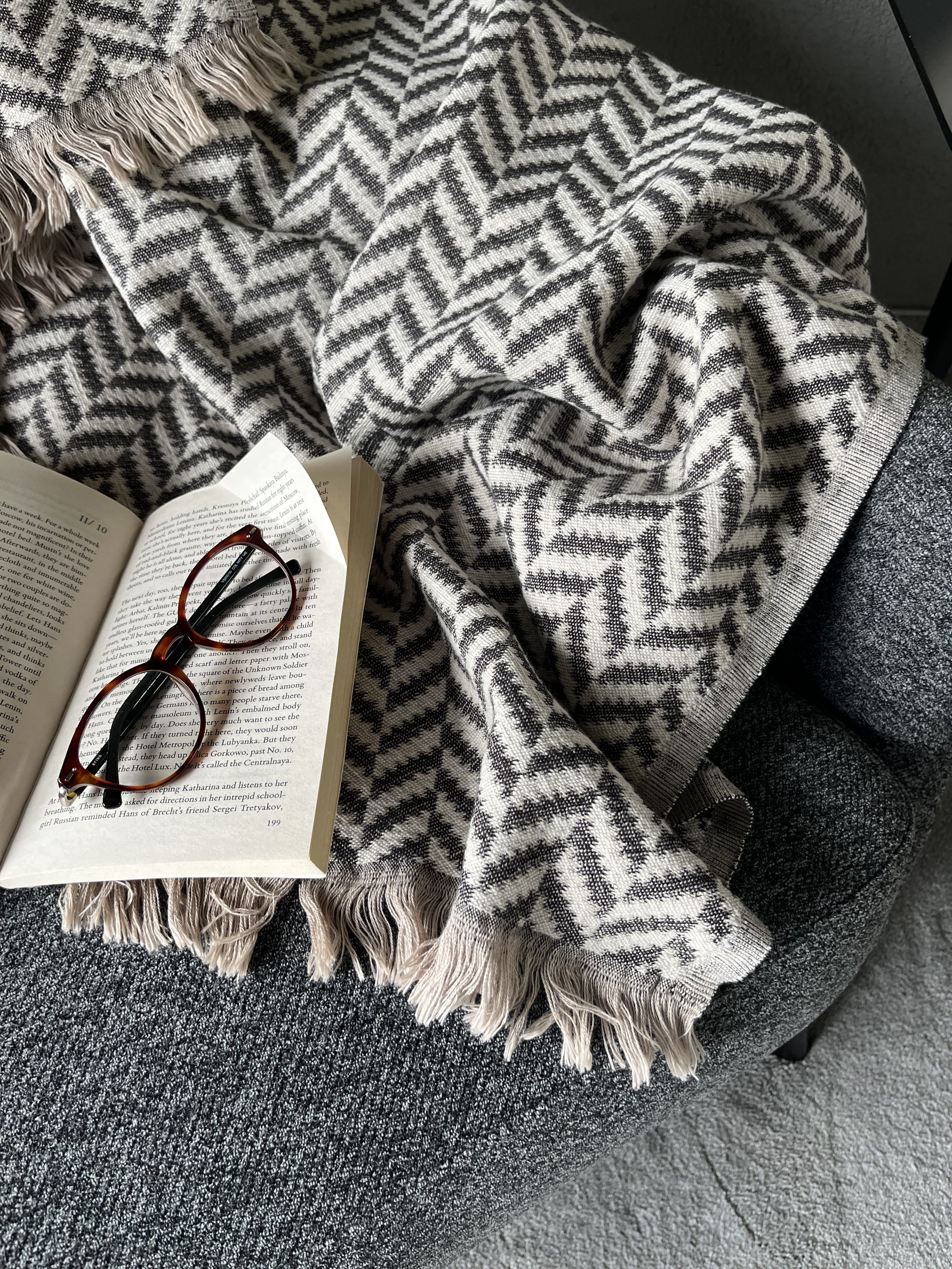 Capri Blanket - Black