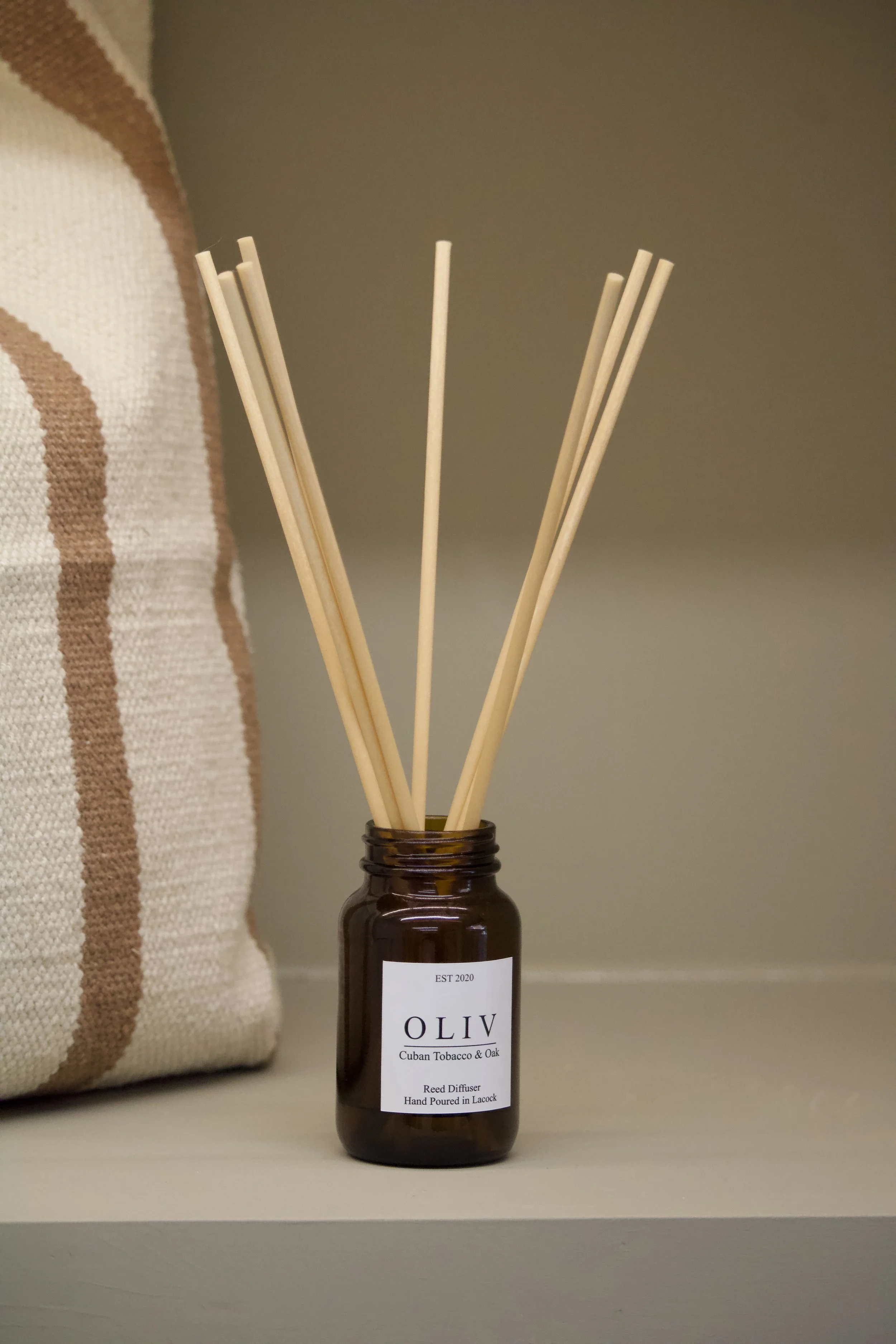 cuban tobcco and oak reed diffuser oliv.jpg