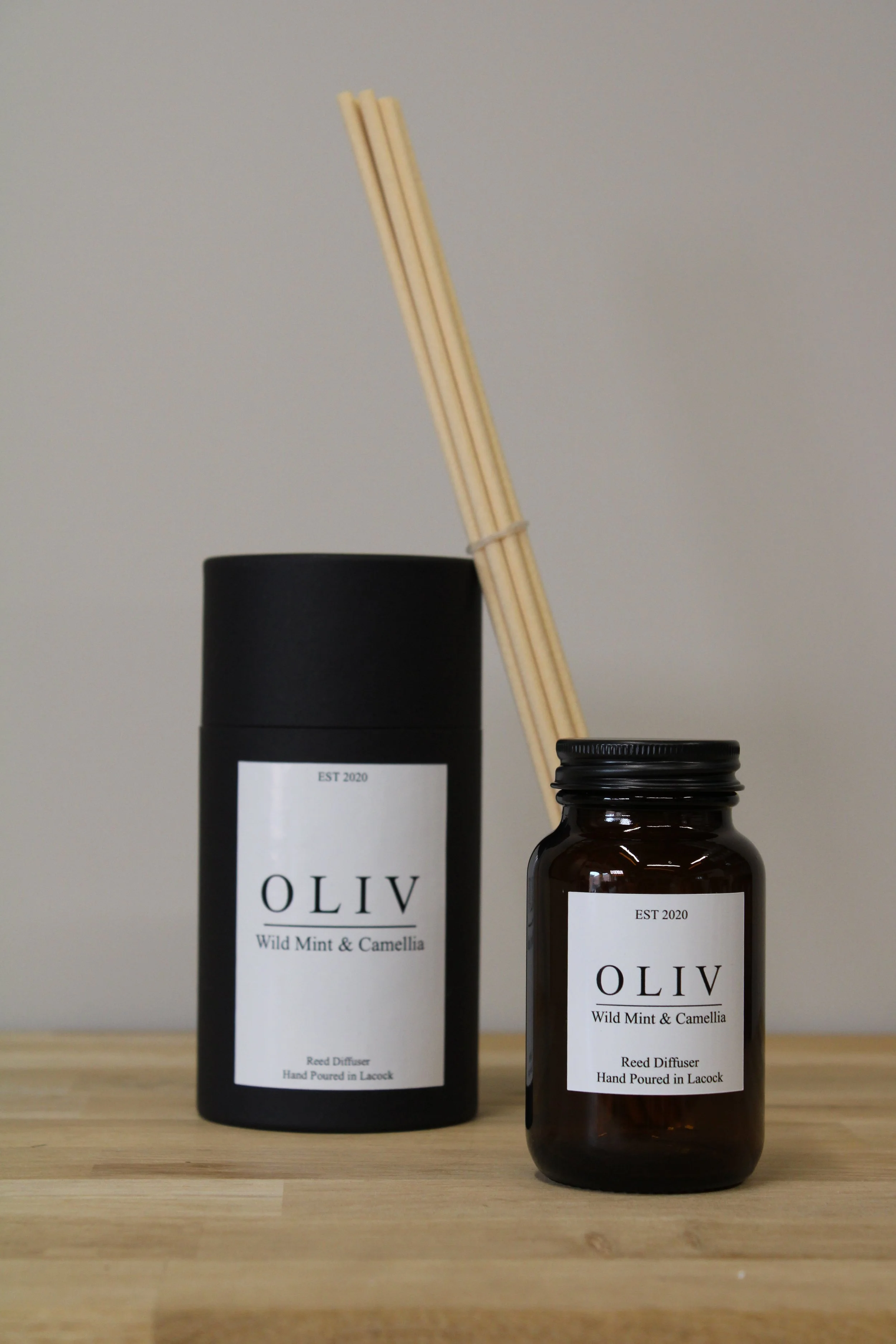 wild mint & camellia reed diffuser oliv...JPG