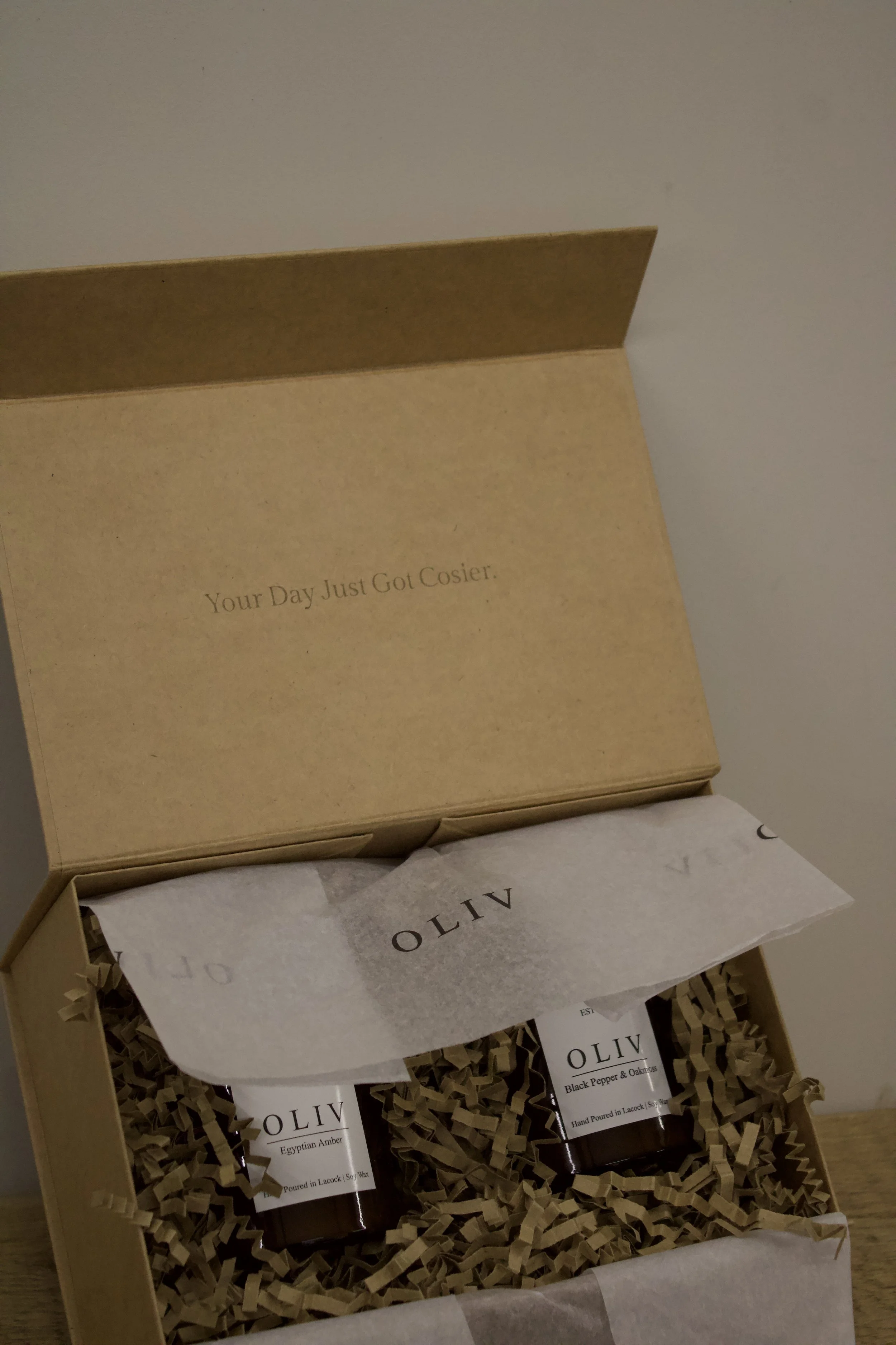 gift box candle - oliv.jpg