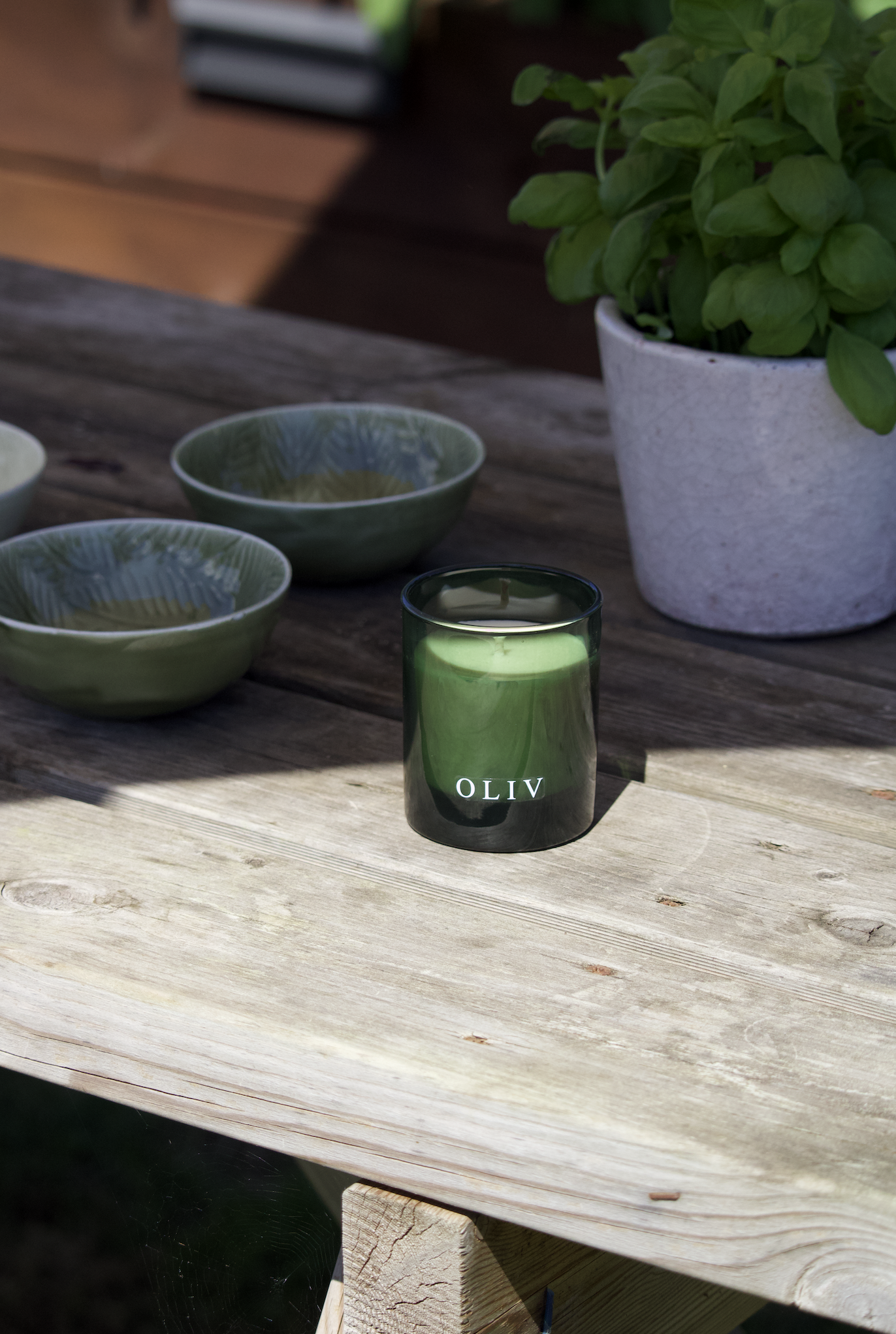 oliv candle lime, basil and mandarin .png