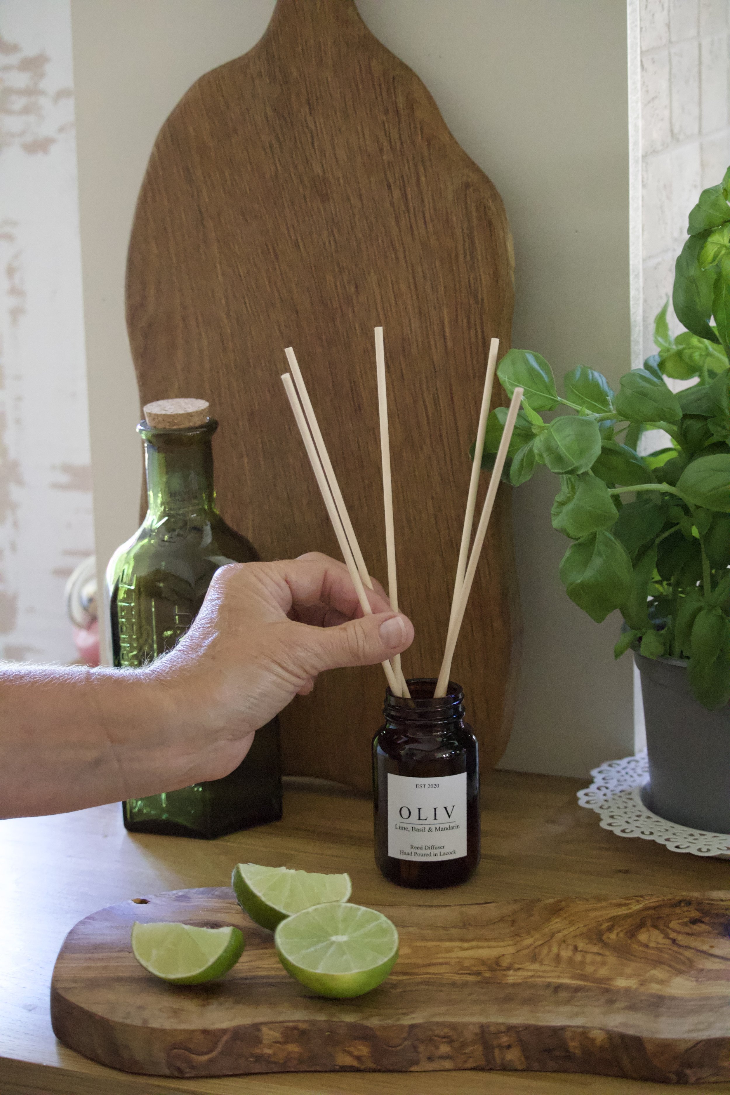 oliv lime basil and madarin reed diffuser.jpg (Copy)