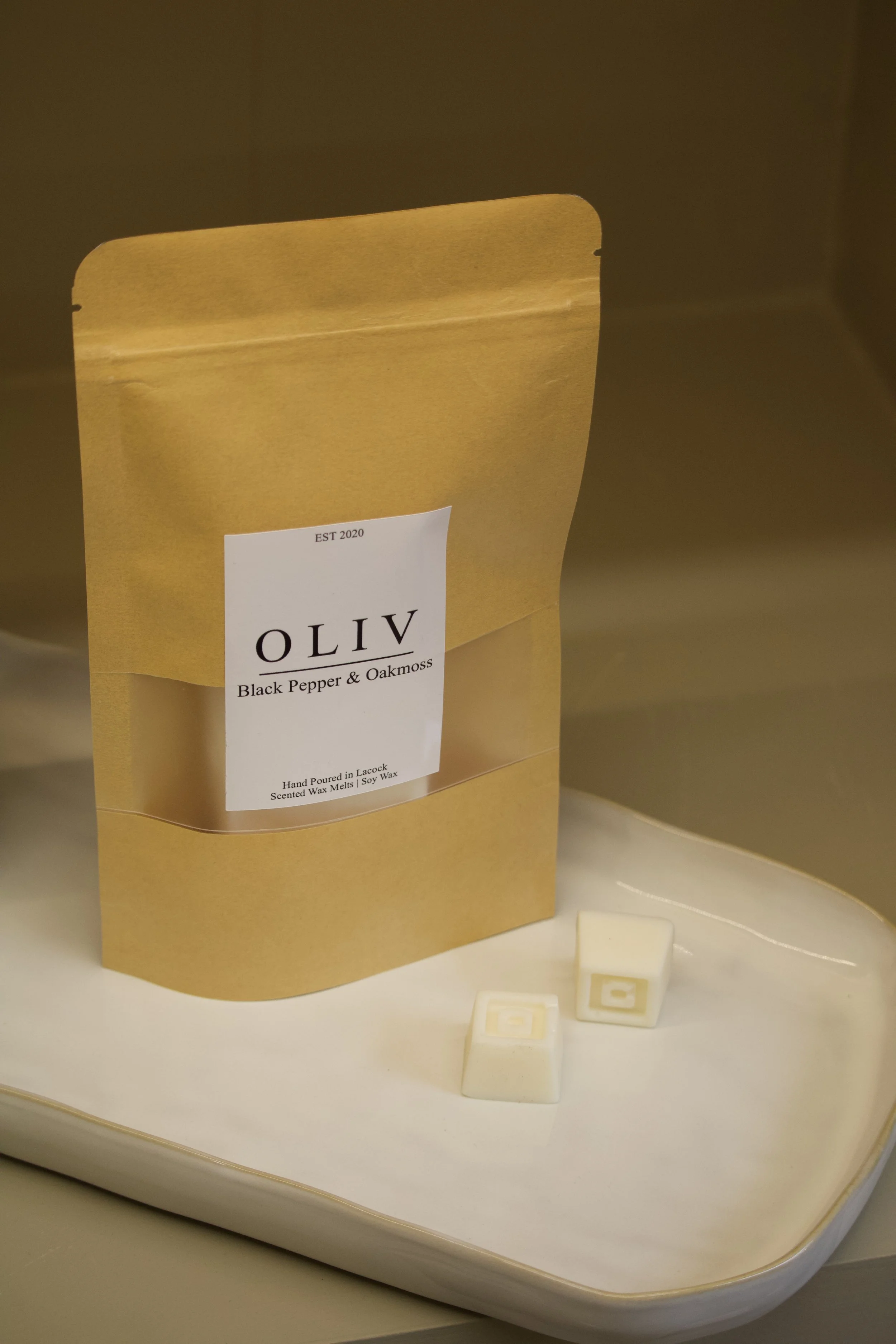 OLIV BLACK PEPPER AND OAKMOSS WAX MELT.j2.jpg