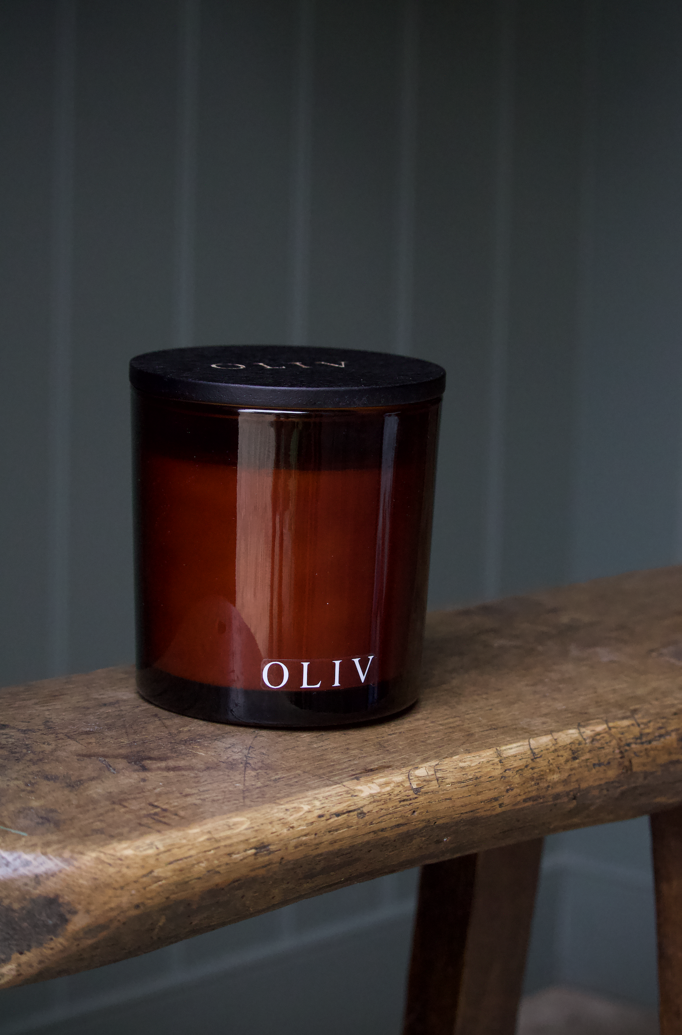egtpitan amber candle triple wick oliv.png