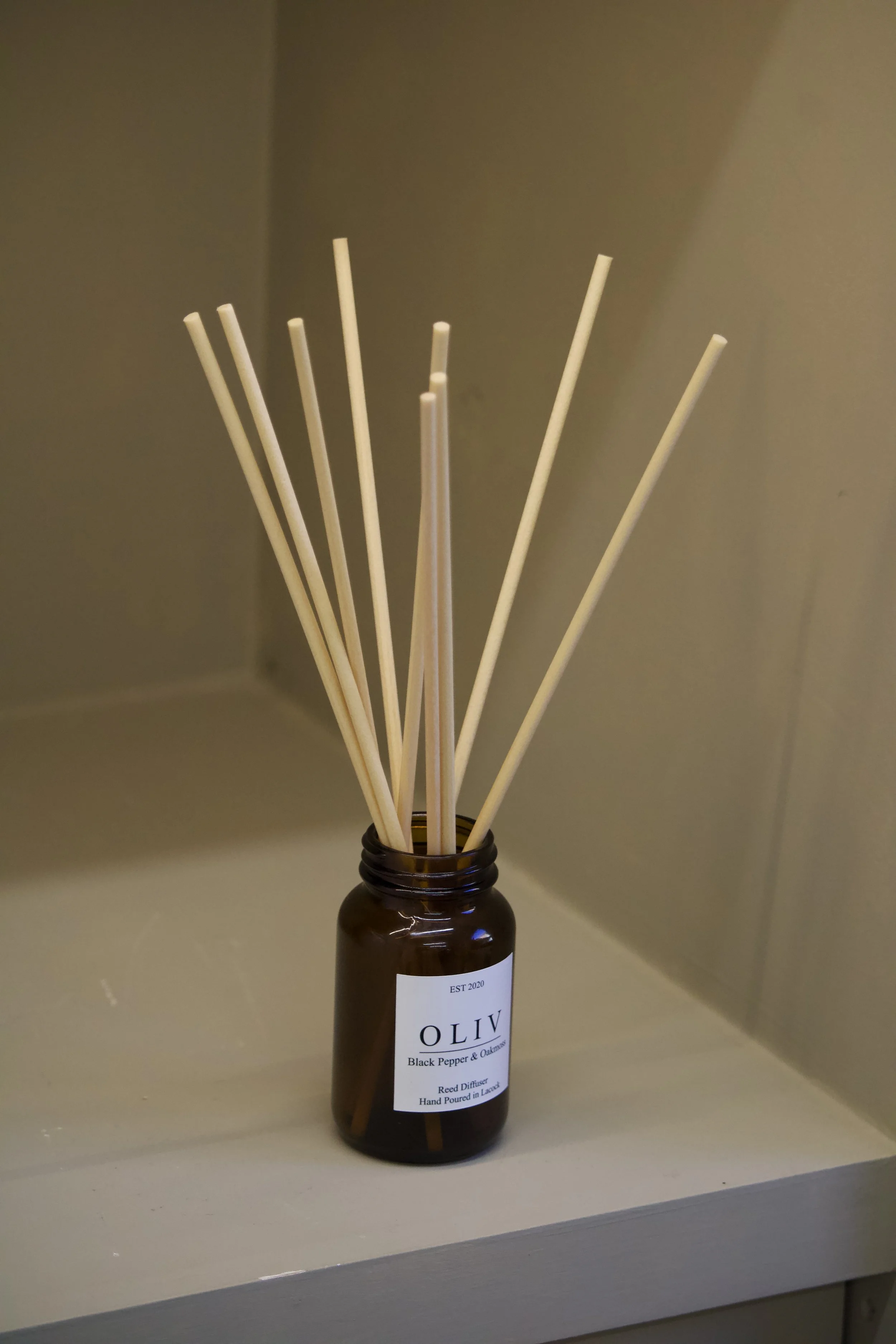 oliv reed diffuser black pepper & oakmoss.jpg