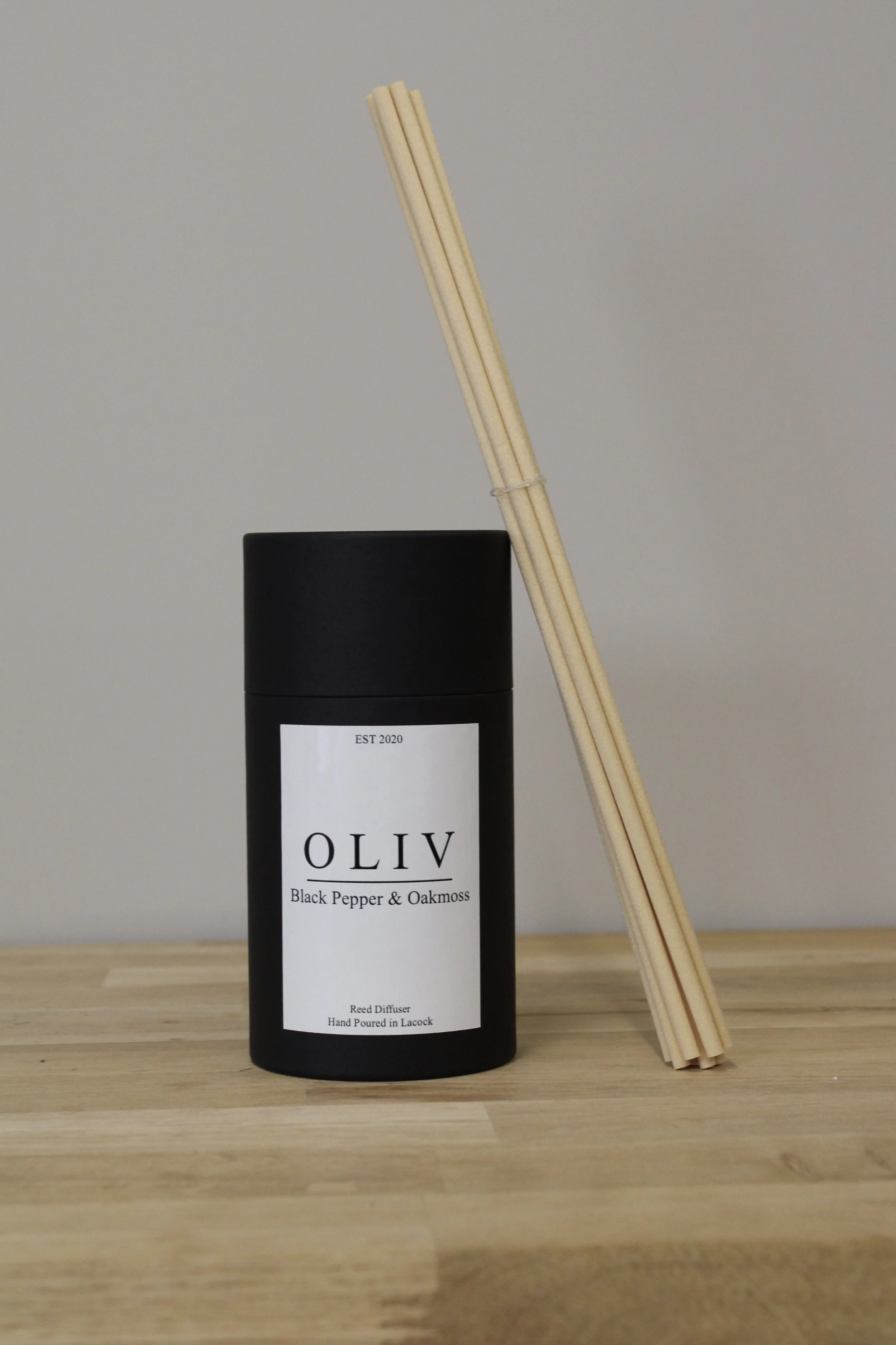 oliv black pepper and oakmoss reed diffuser.jpg