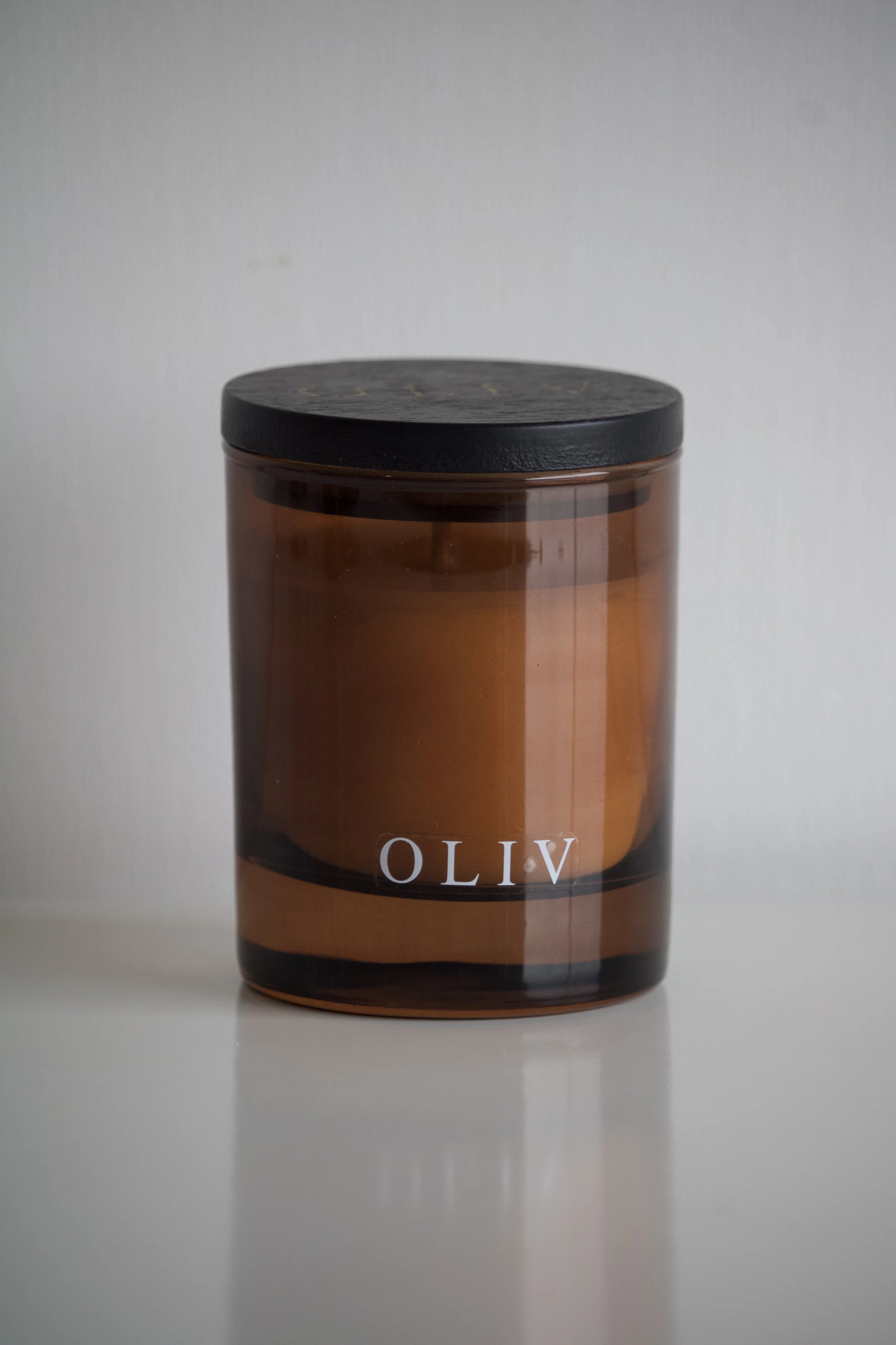 oliv single wick candle.jpg