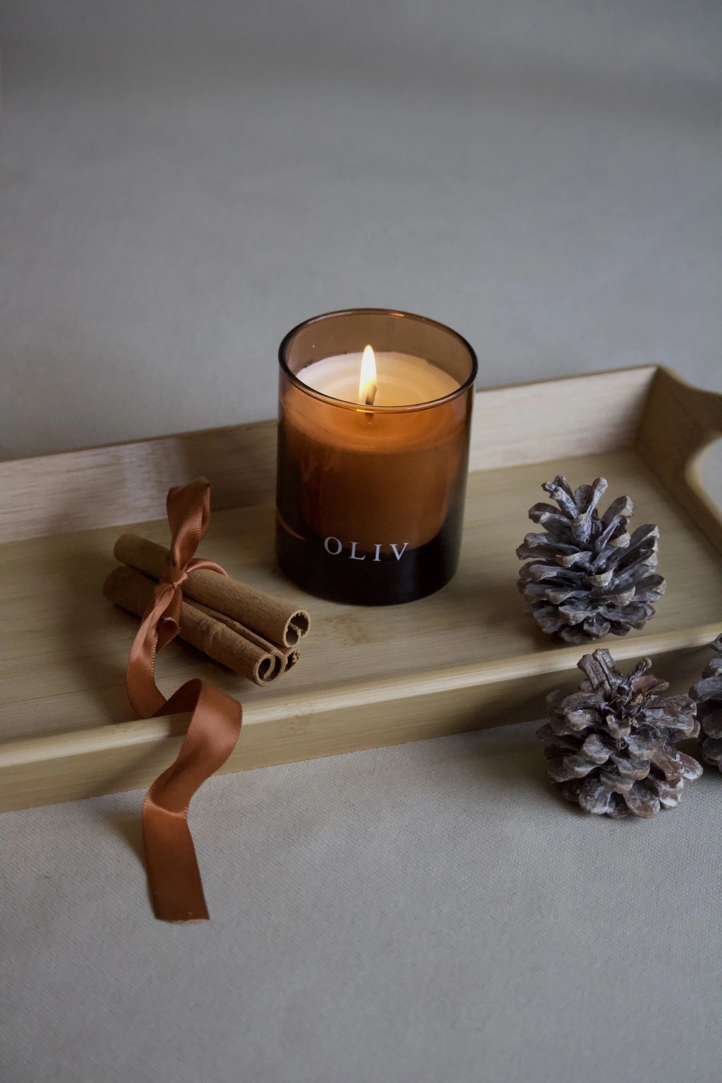 OLIV WHITE WINTER CANDLE AMBER.jpg