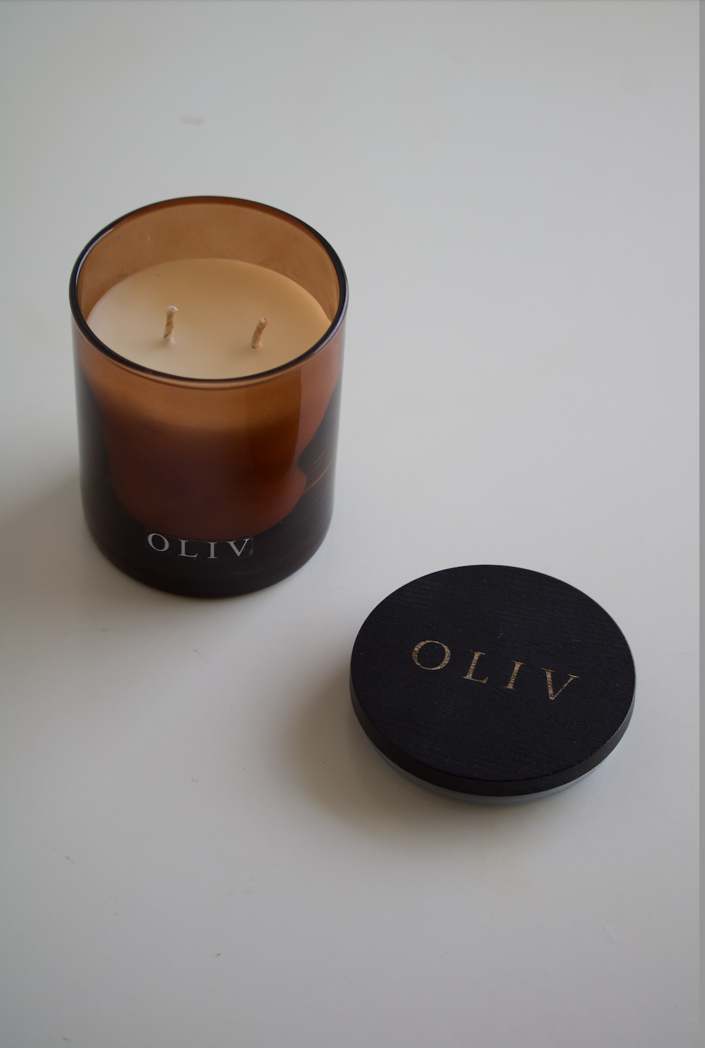 christmas candle amber oliv dual wick.png