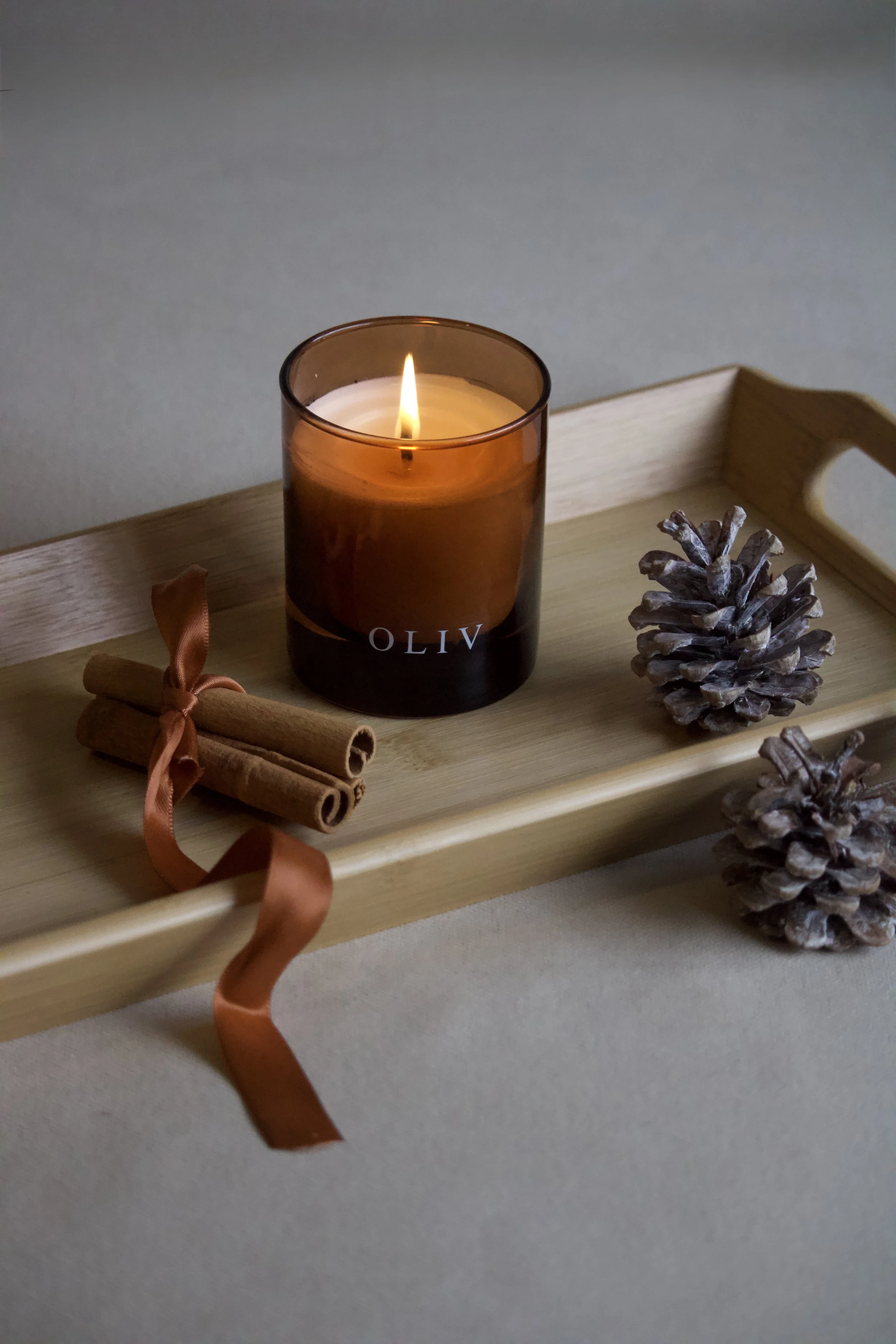 OLIV CANDLE WHITE WINTER.jpg