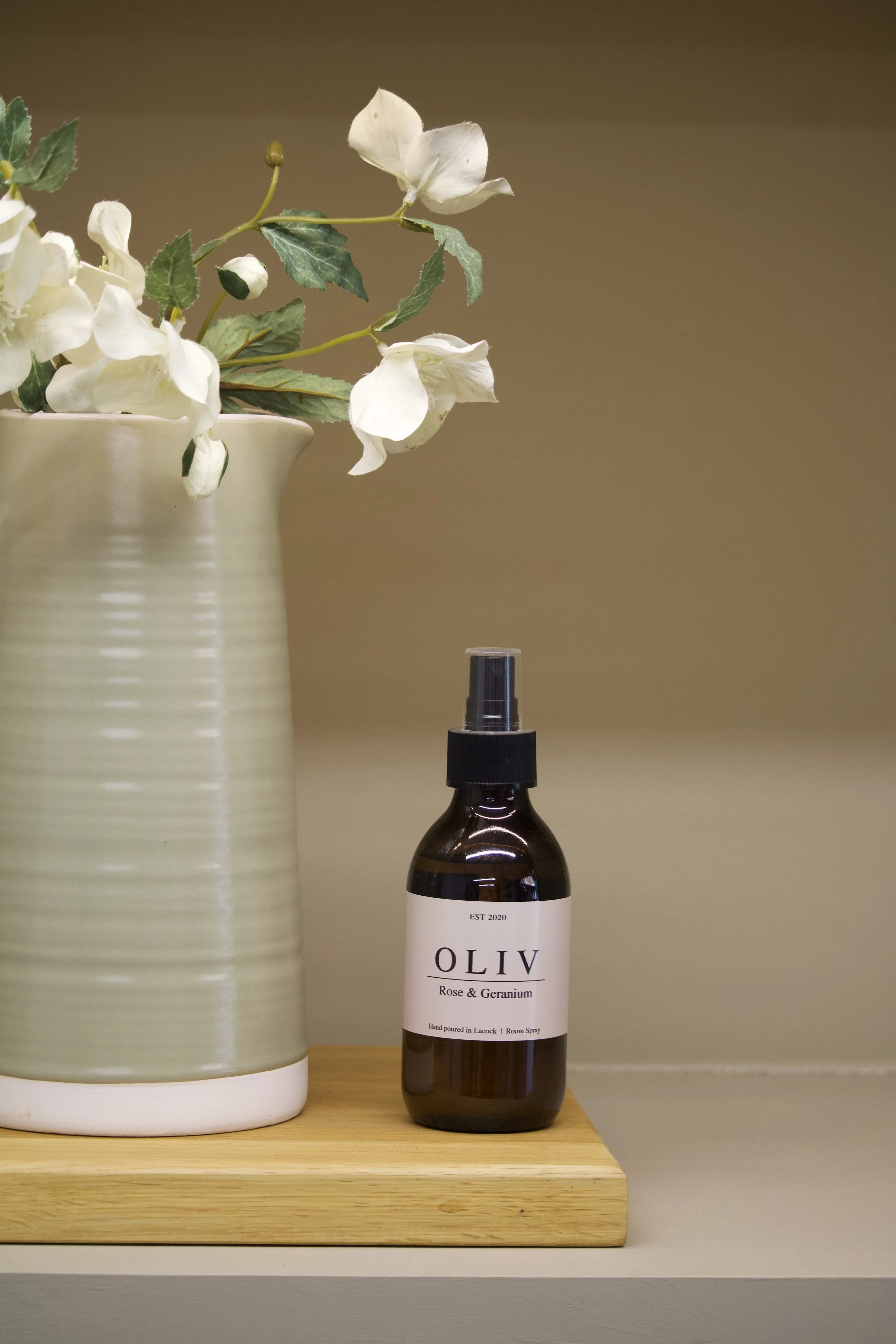 ROSE GERANIUM ROOM SPARY OLIV.jpg
