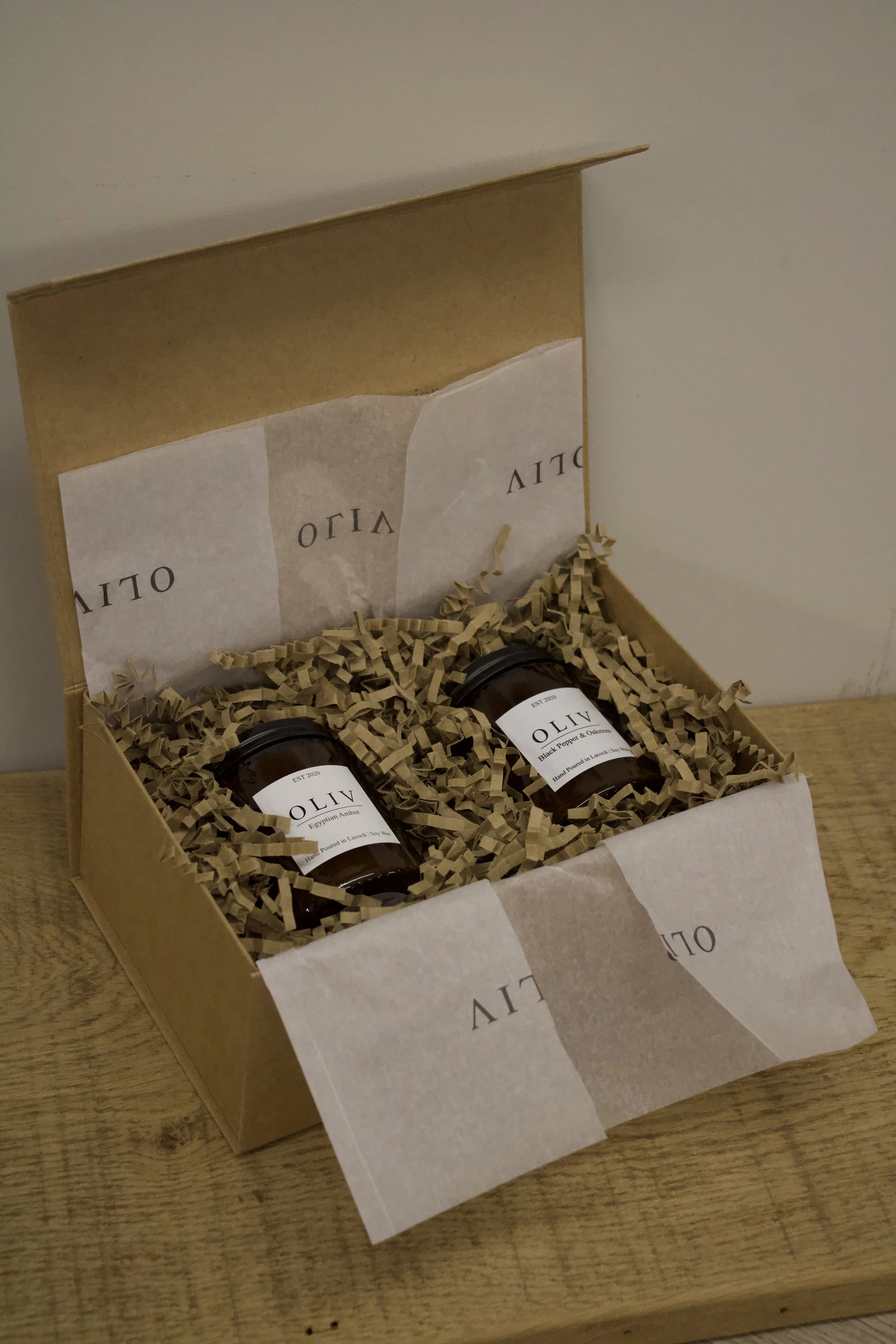 gift box oliv.jpg