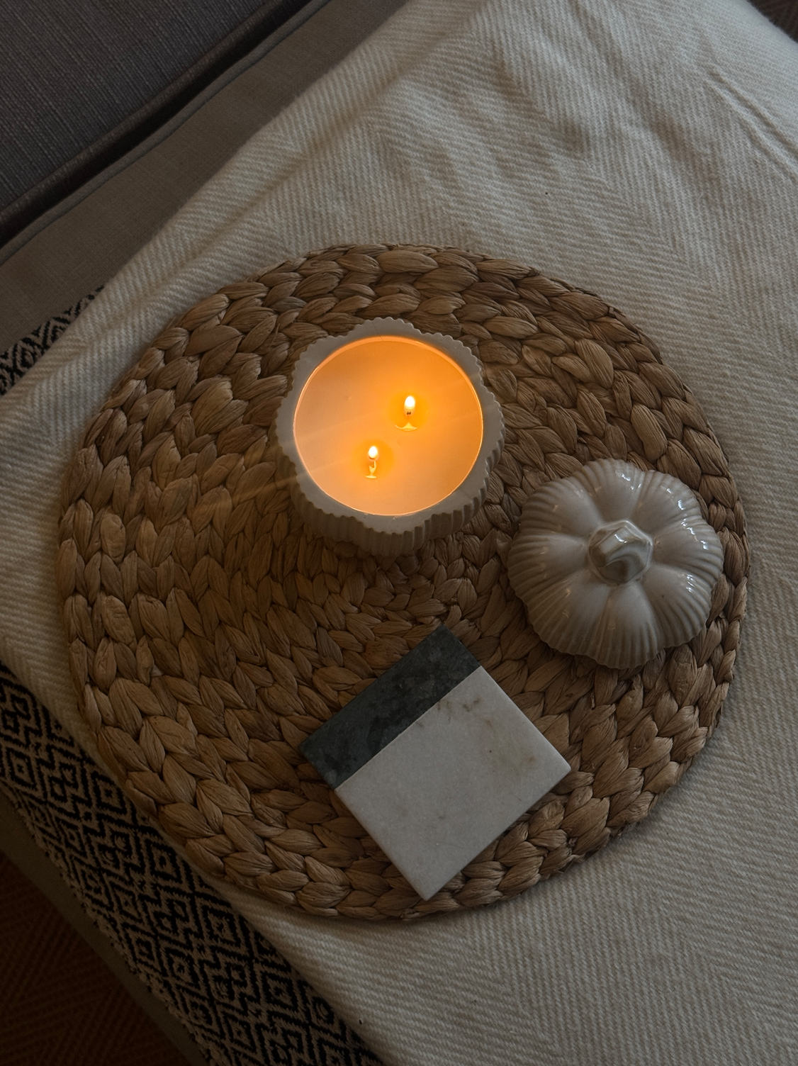 oliv ceramic pumpkin candle.png
