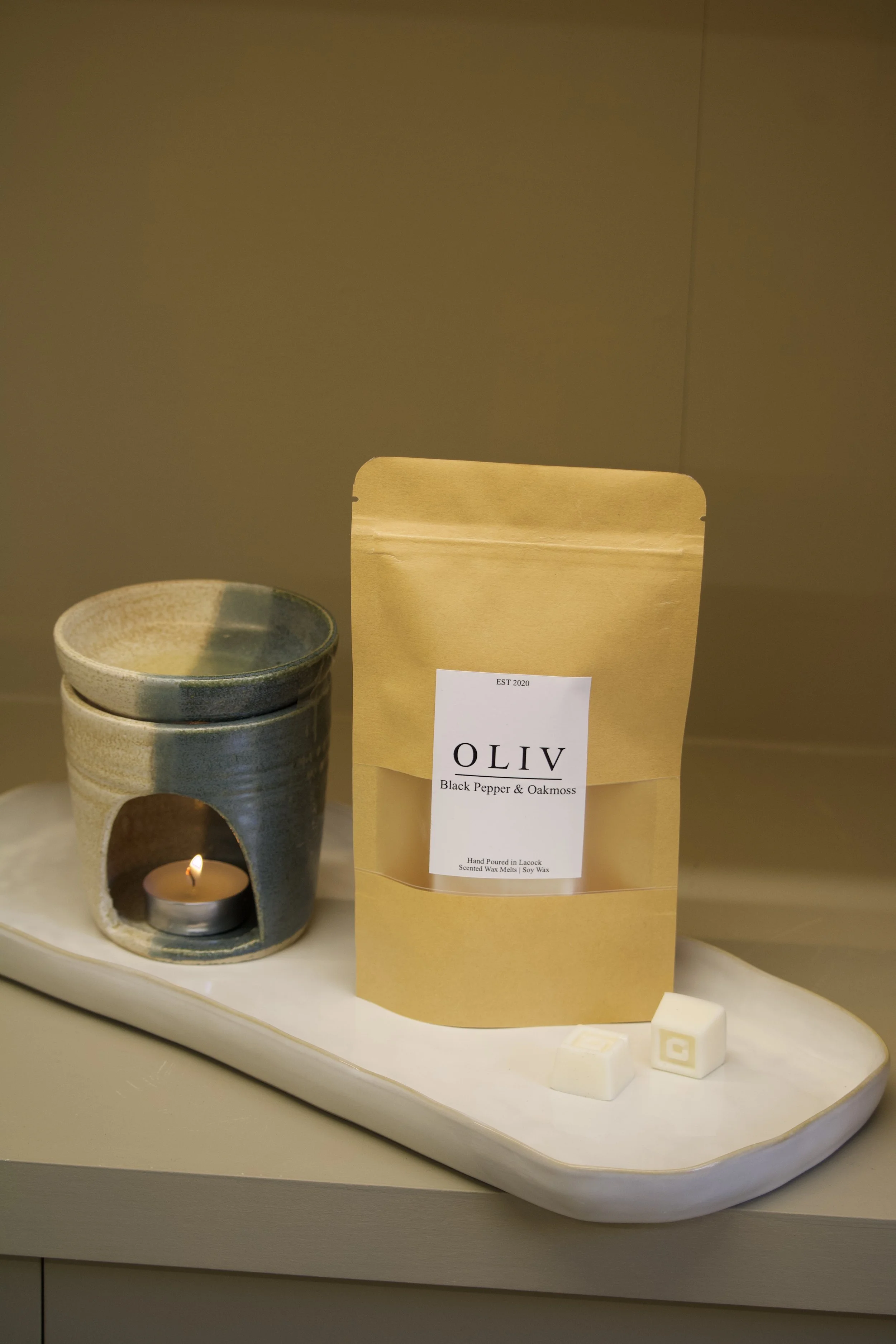 OLIV BLACK PEPPER AND OAKMOSS WAX MELT.jpg