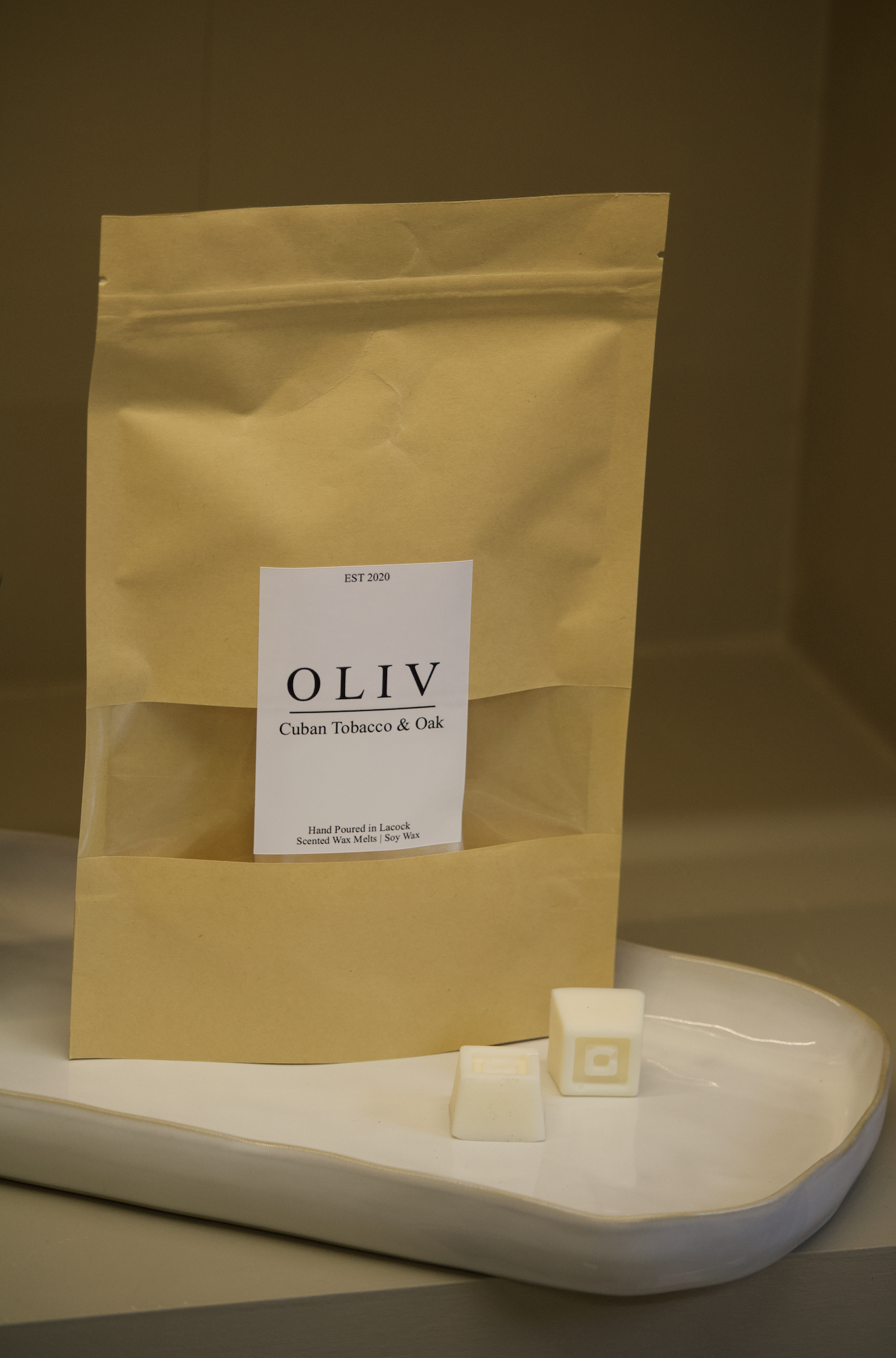 OLIV CUBAN TOBACCO AND OAK WAX MELTS..png