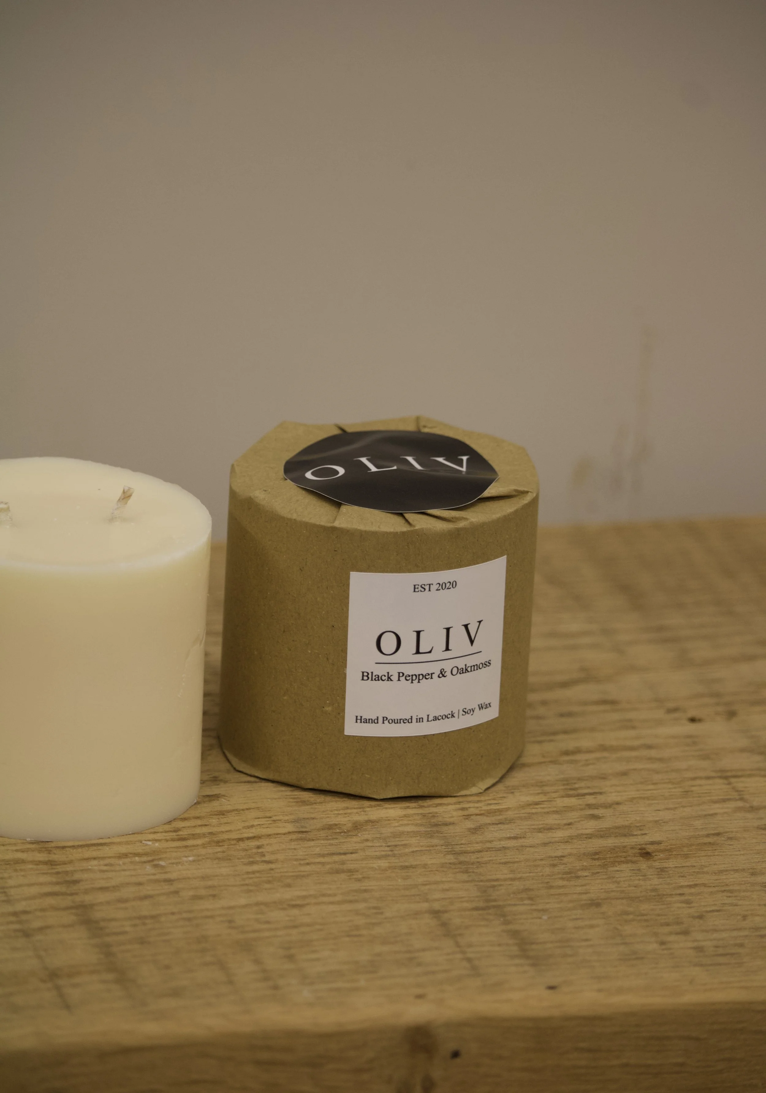 OLIV-BLACK-PEPPER-OAKMOSS-CANDLE.jpg