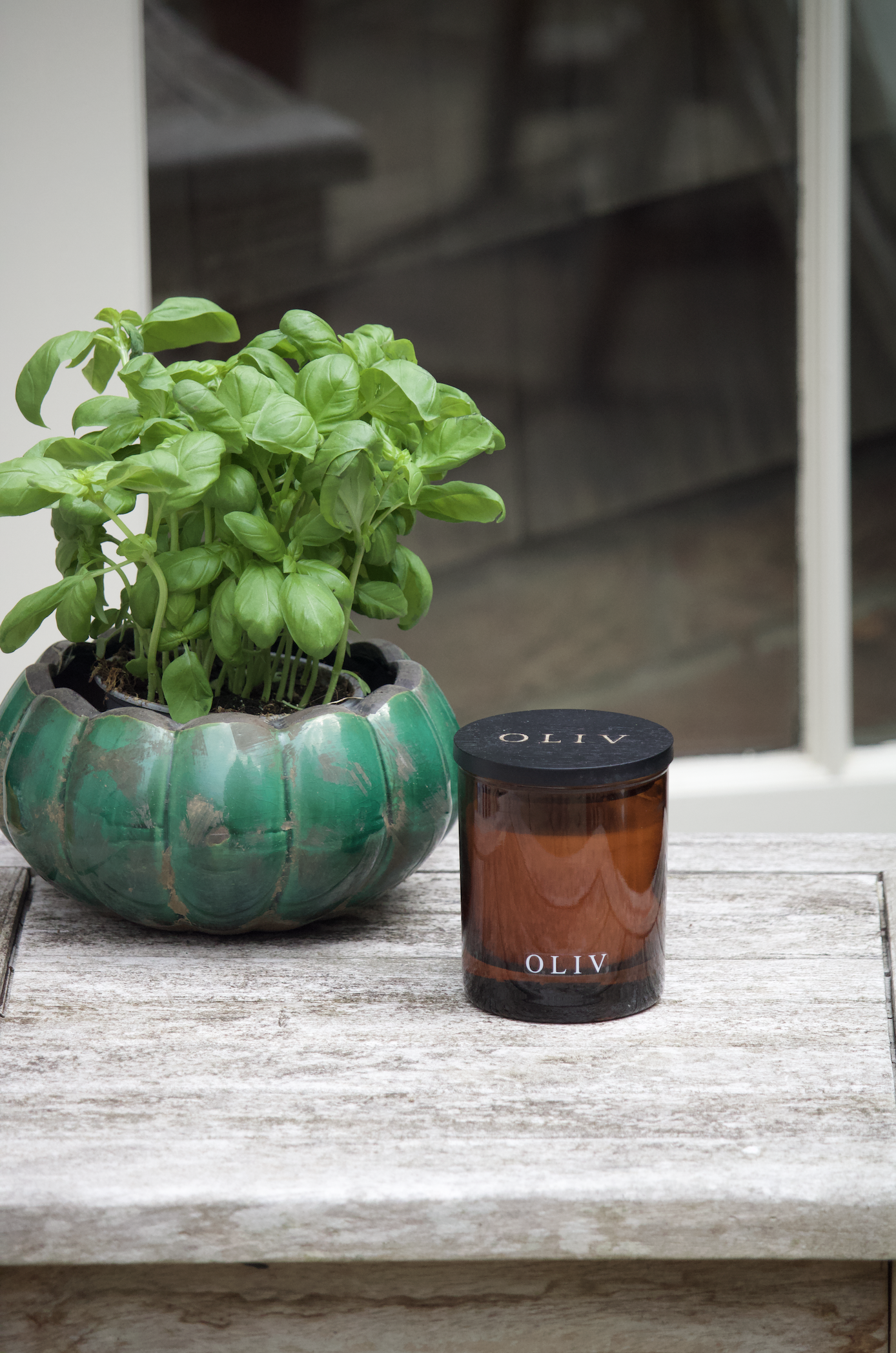 lime,basil and madairn small oliv candle.png