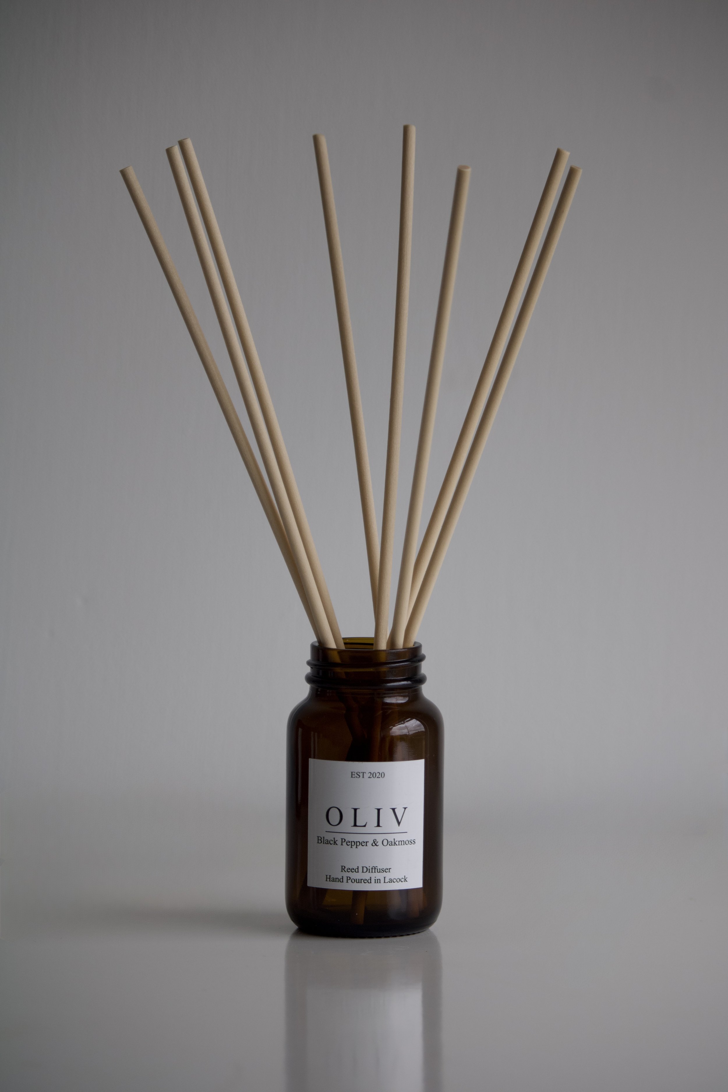 BLACK PEPPER AND OAKMOSS REED DIFFUSER OLIV.1.jpg