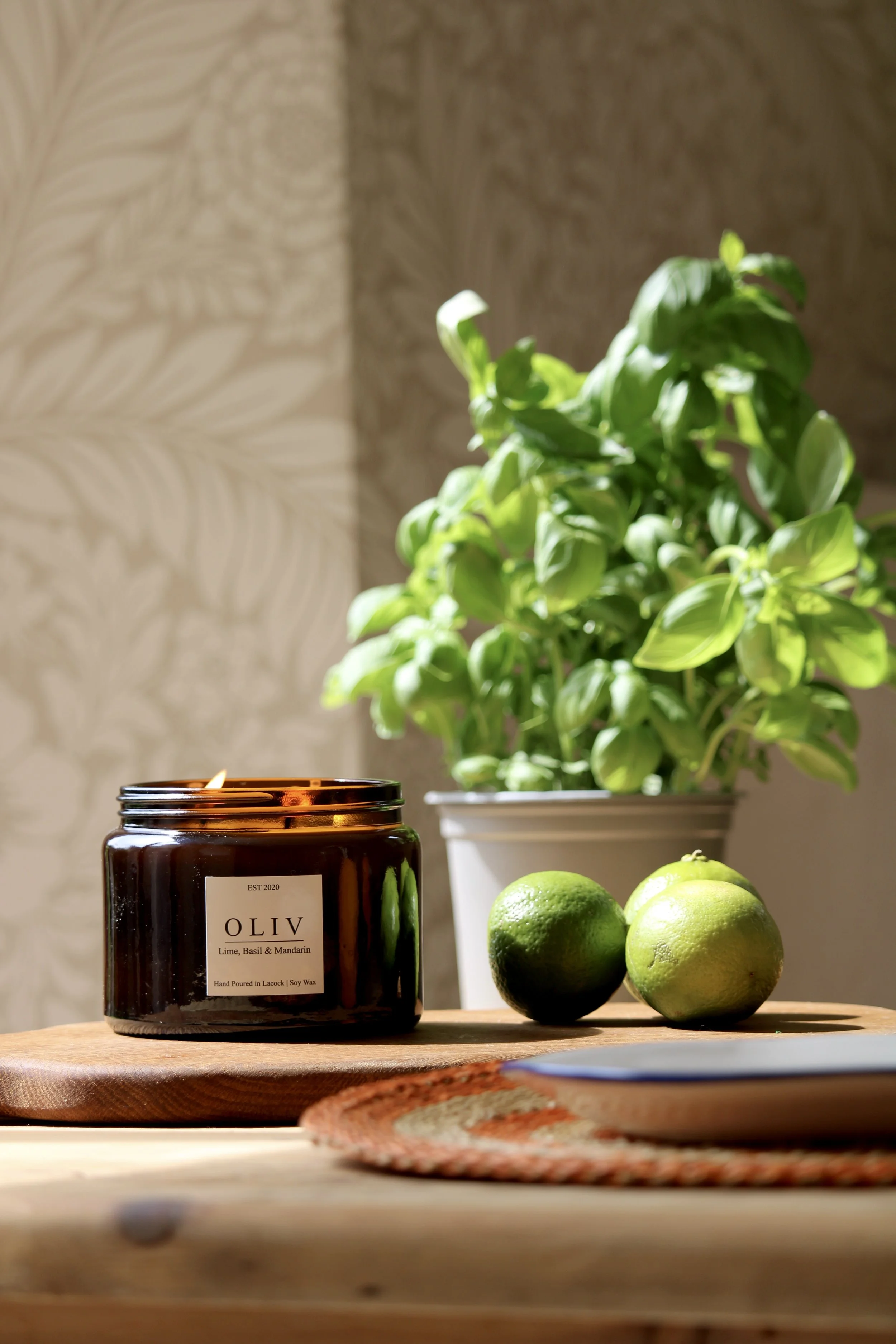 lime-basil-mandarin-oliv-candle.jpg