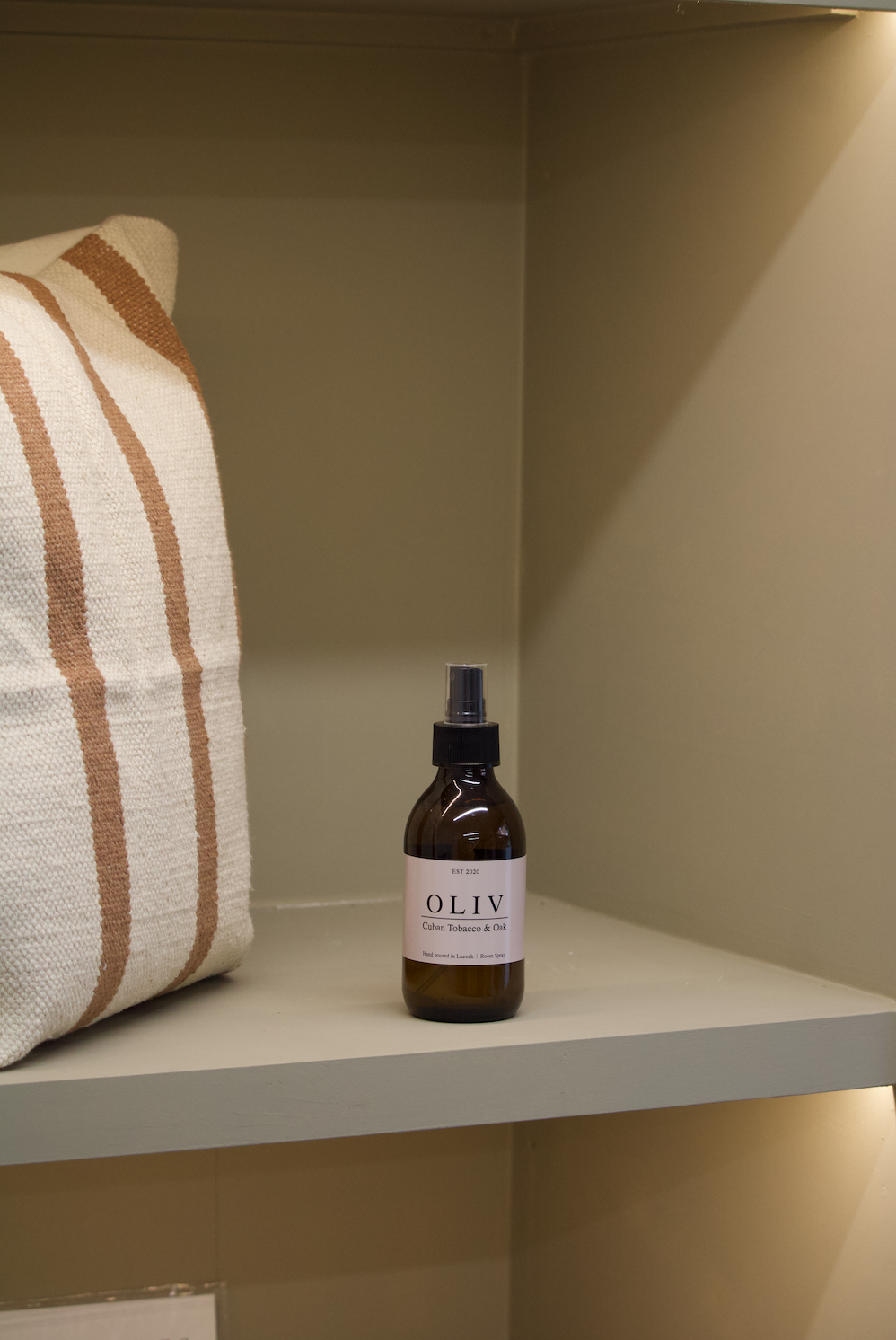 CUBAN TOBACCO AND OAK OLIV ROOM SPRAY.png