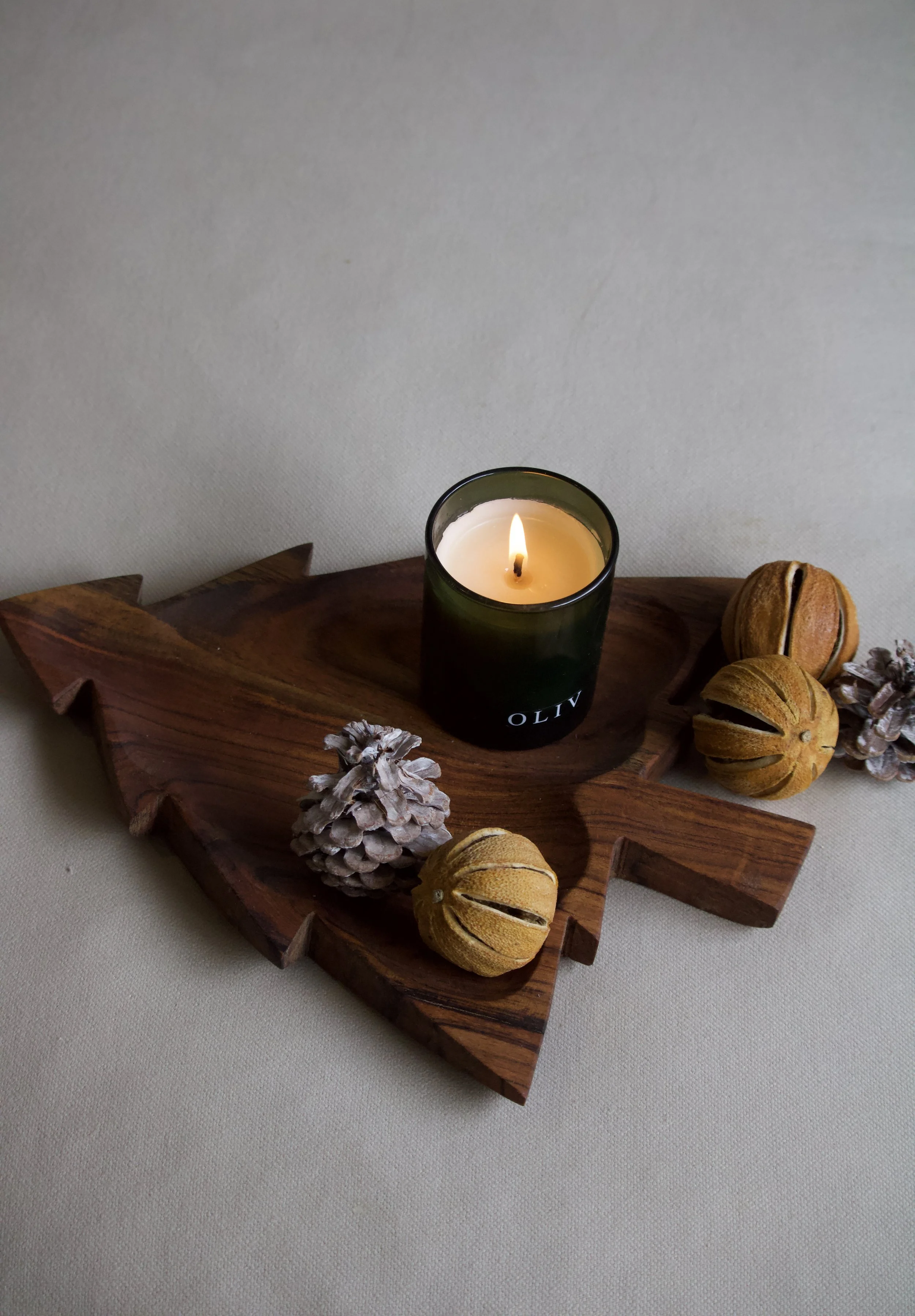 spiced orange oliv christmas candle small.jpg