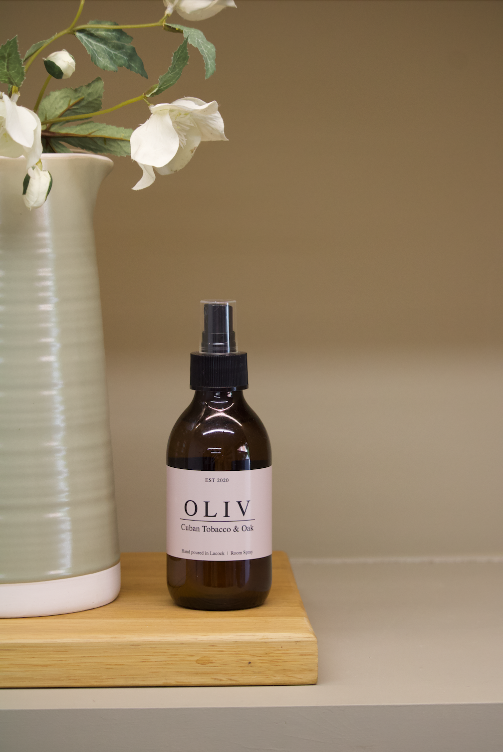 OLIV ROOM SPRAY CUBAN TOBACCO AND OAK.png