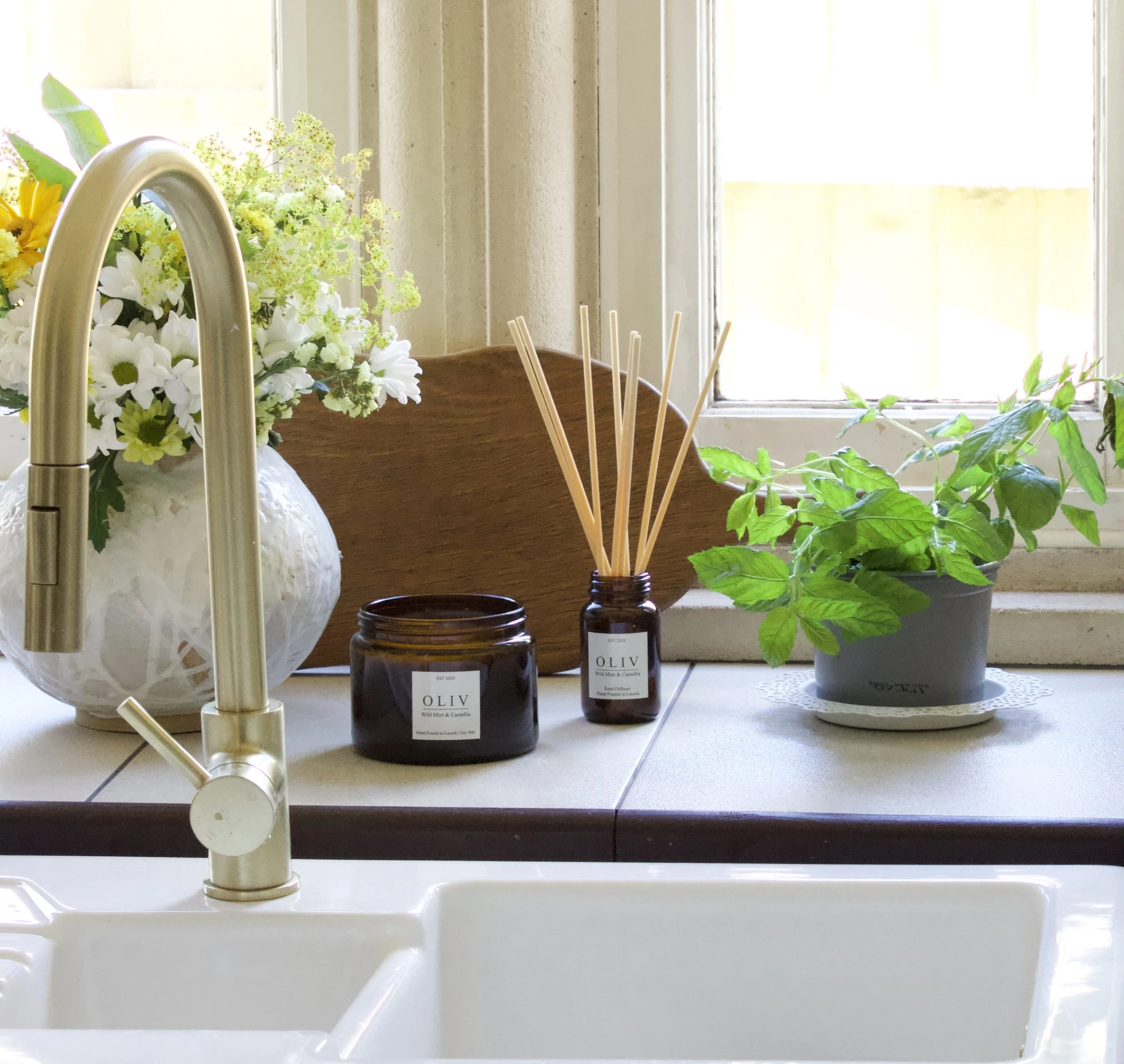 wild-mint-camellia-oliv-candle.jpg