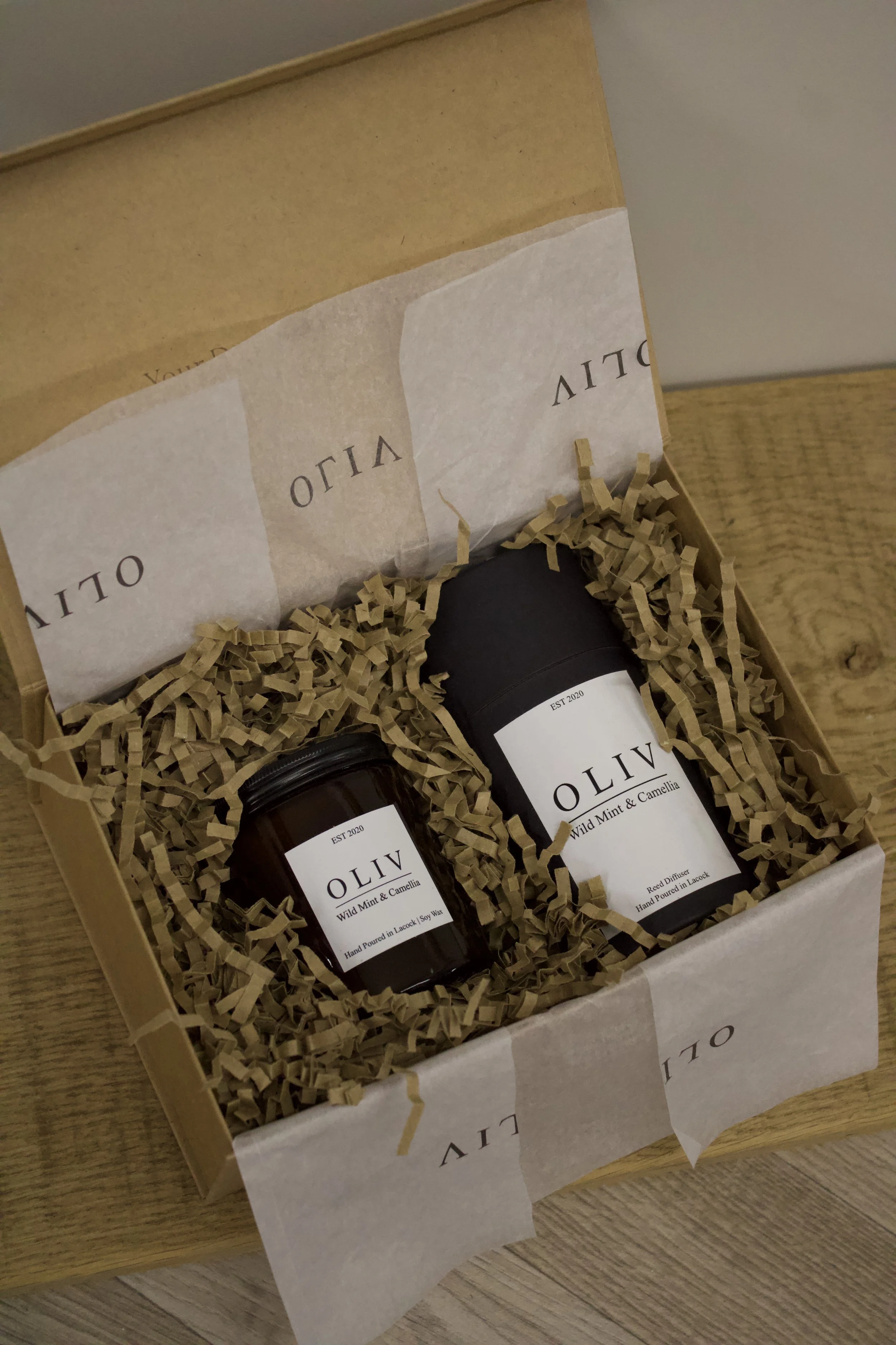 gift box oliv reed diffuser and candle.jpg