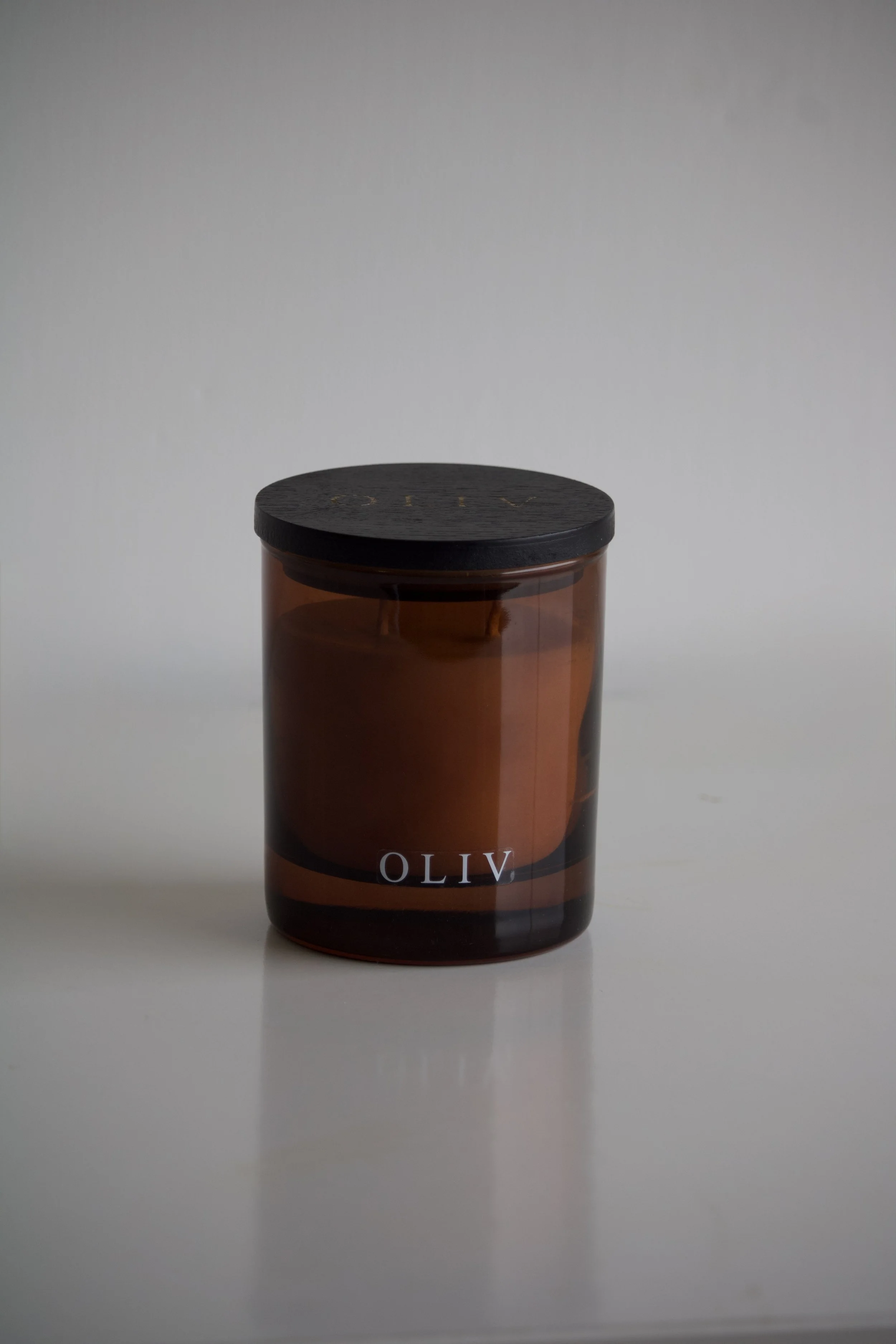 oliv dual wick candle.jpg
