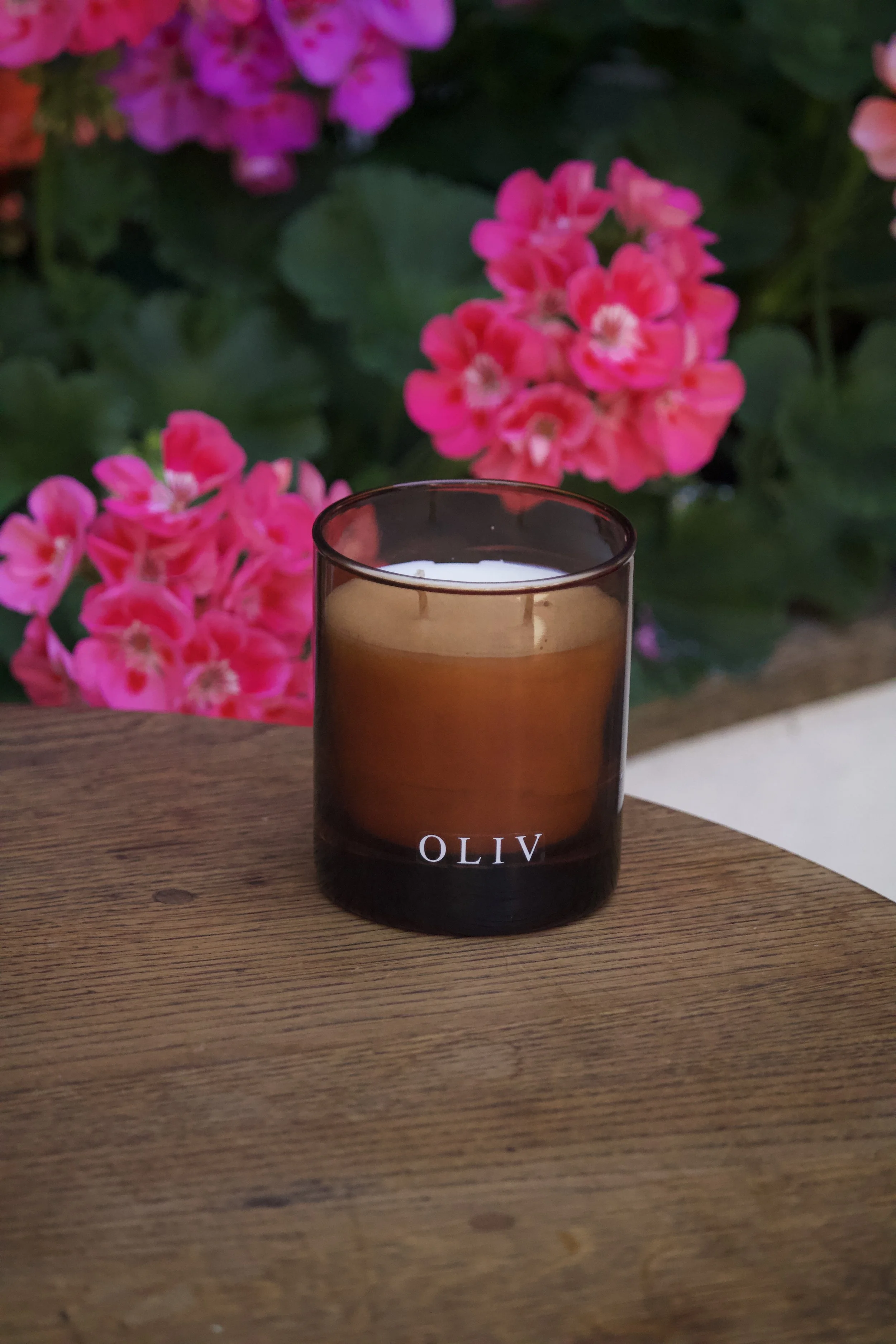 rose geranium dual wick oliv candle.jpg