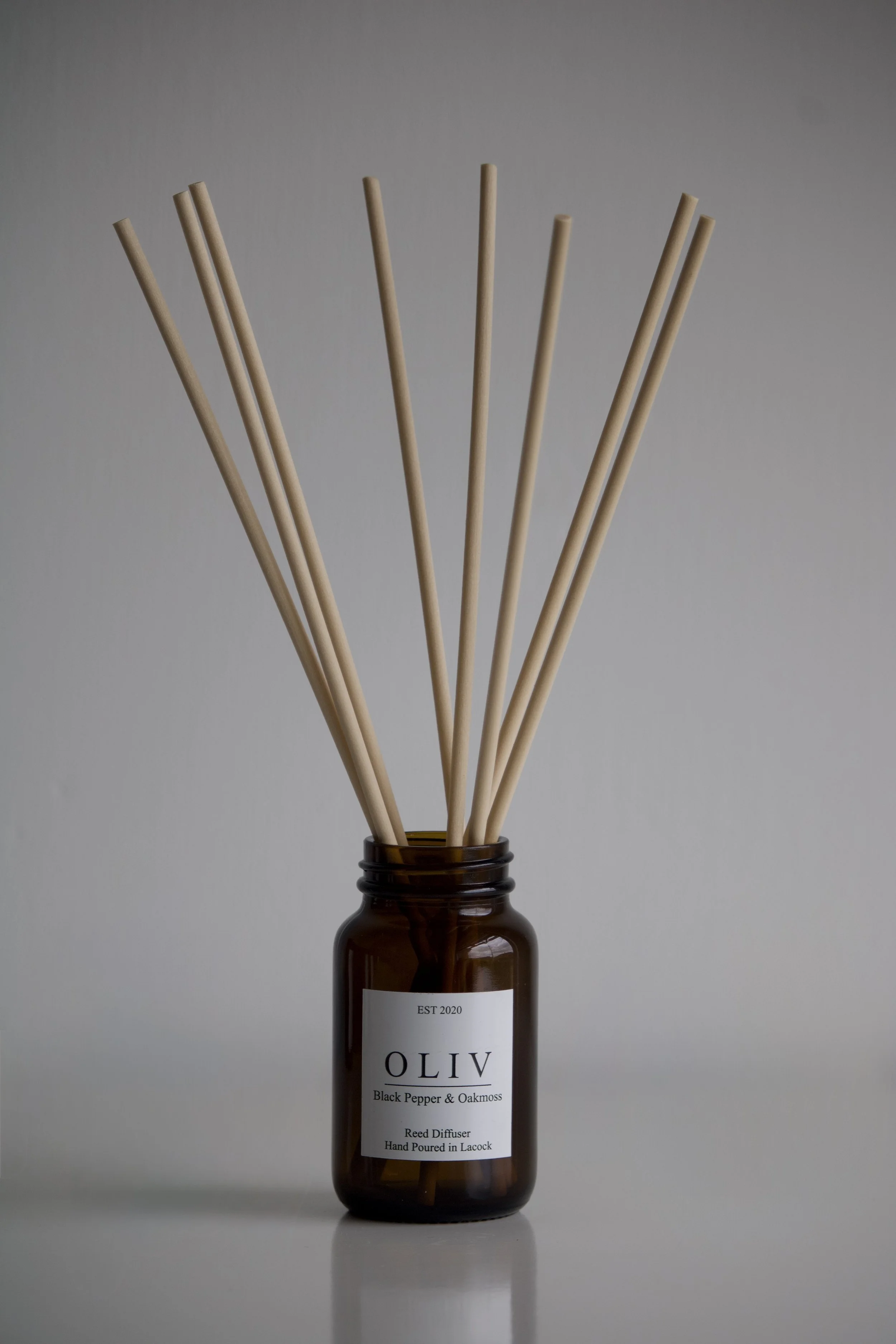 BLACK PEPPER AND OAKMOSS REED DIFFUSER OLIV...jpg