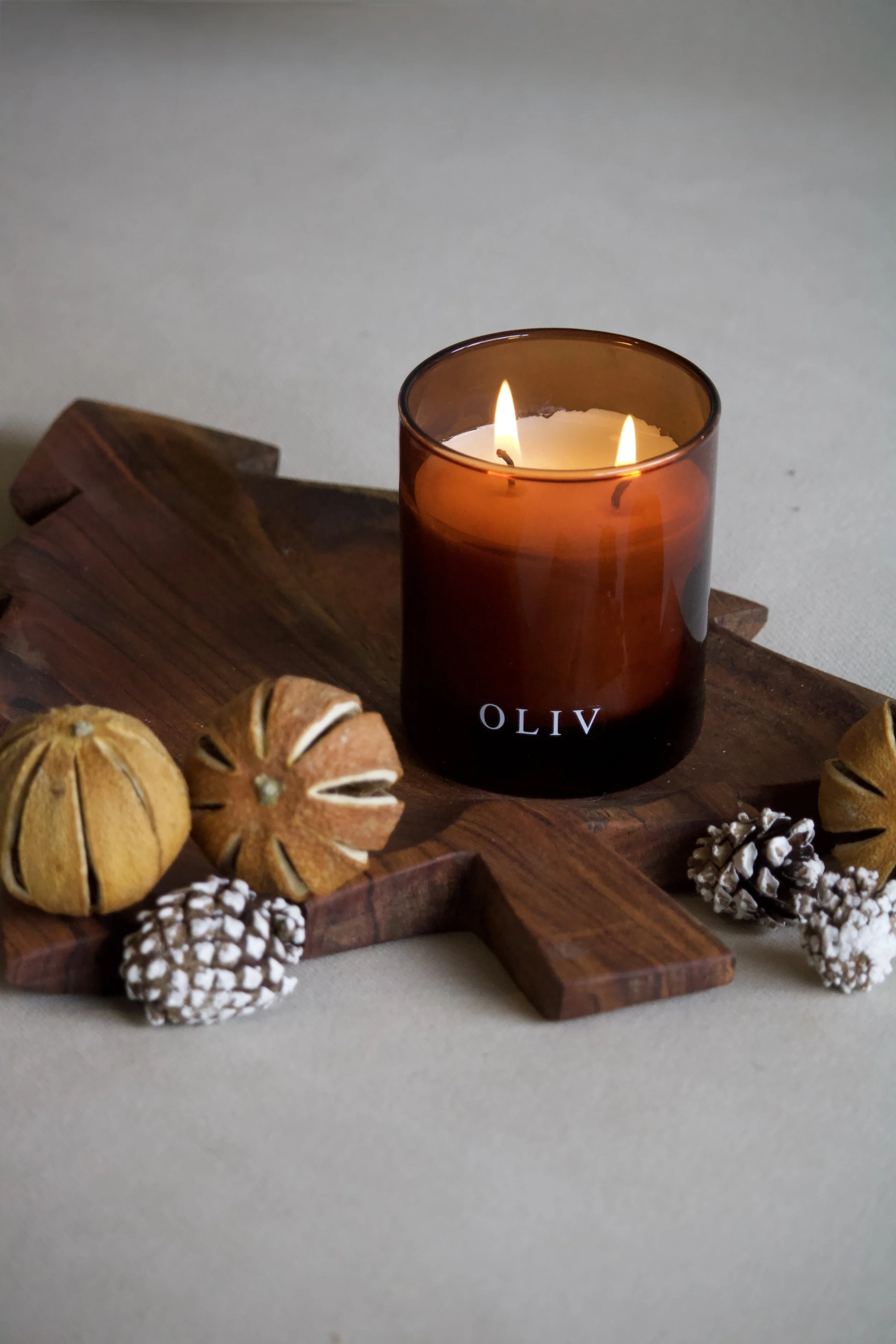 spiced orange dual wick candle oliv.jpg