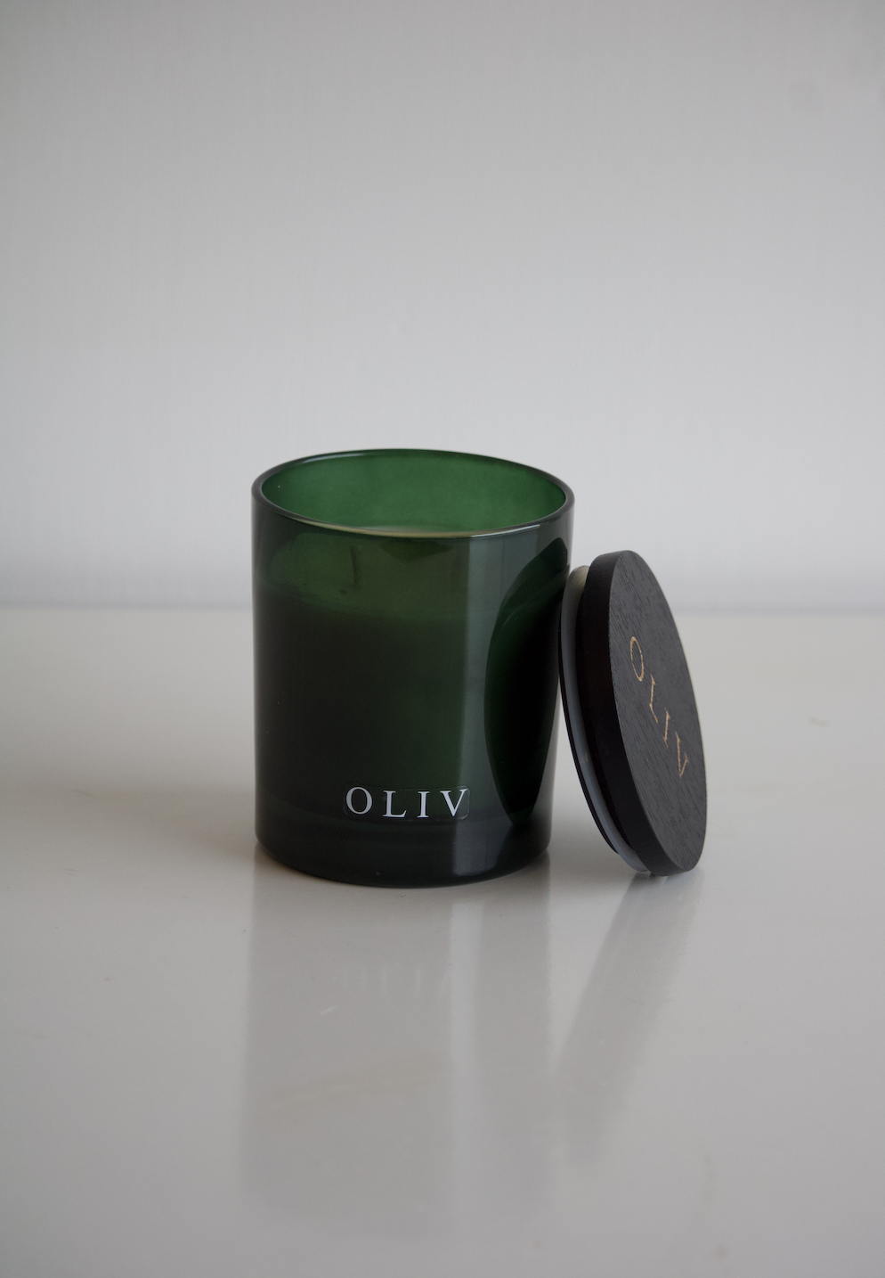 oliv dual wick christmas candle green.png