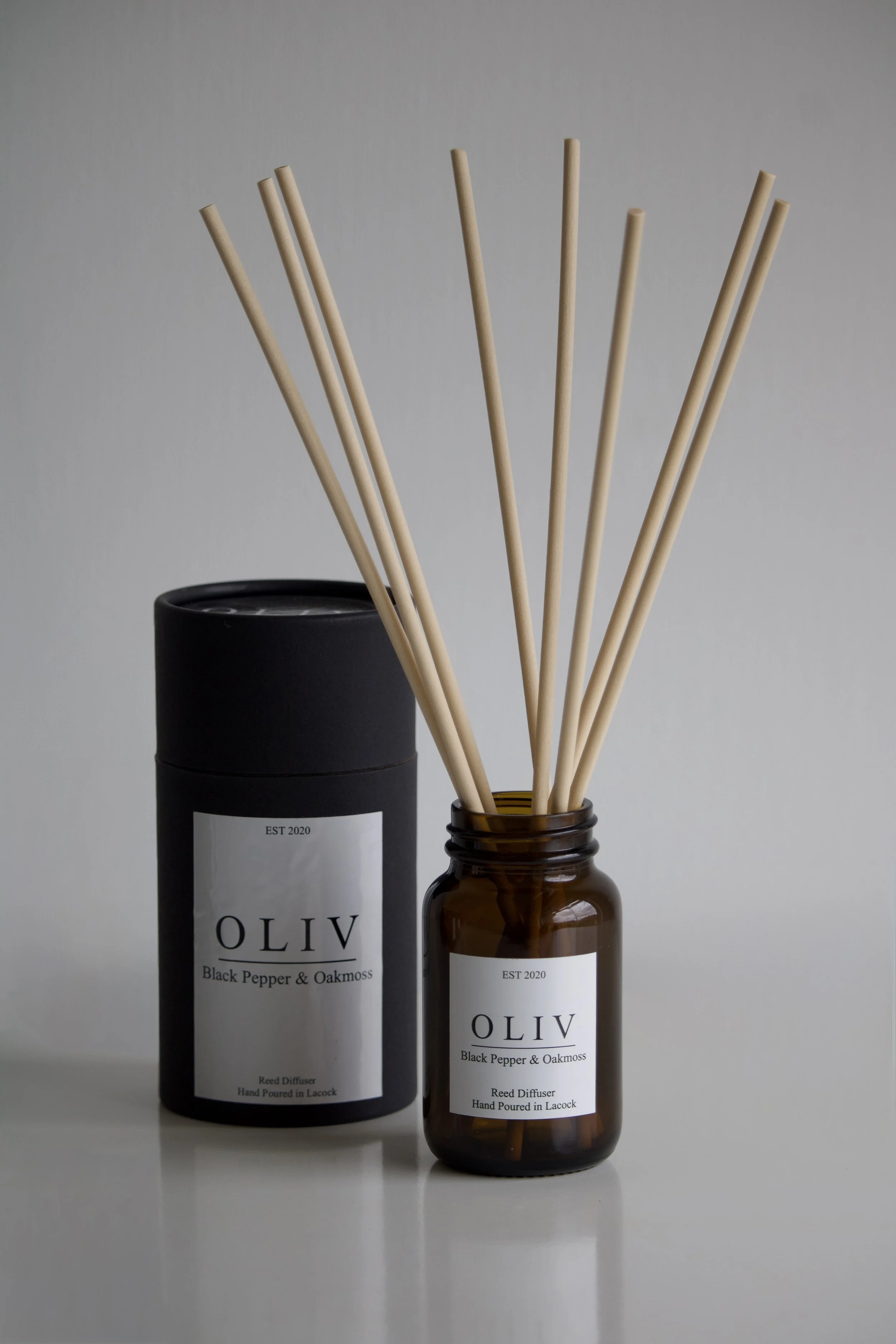 BLACK PEPPER AND OAKMOSS REED DIFFUSER OLIV.jpg