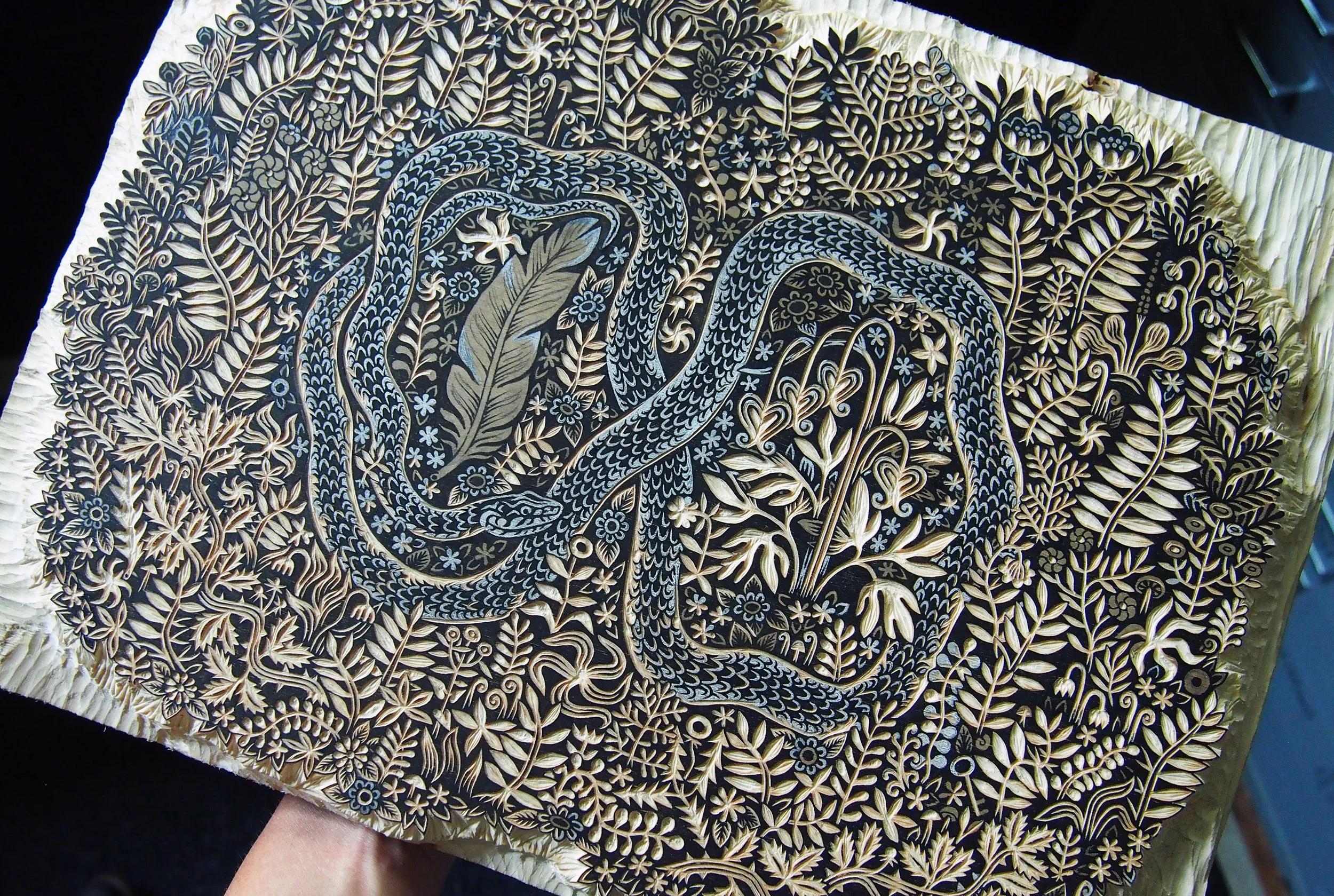 loopingserpent_carving_03.jpg
