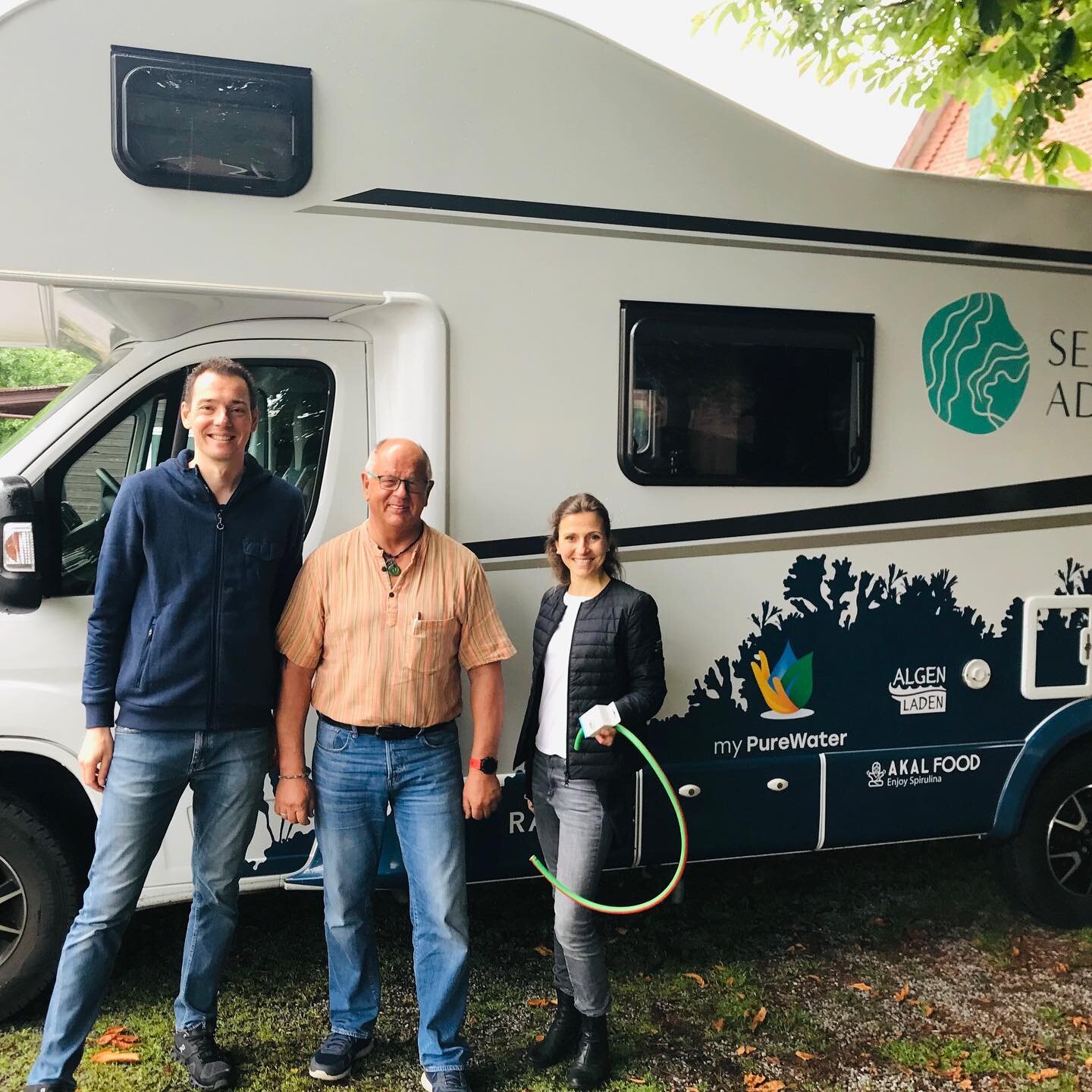Are you looking for the solution to have spring quality water while traveling? We found the perfect fit 🤩🤩🤩. This was the first stop of the seaweed adventure van and we met with our partner my PureWater @mypurewater and officially picked up our Wh