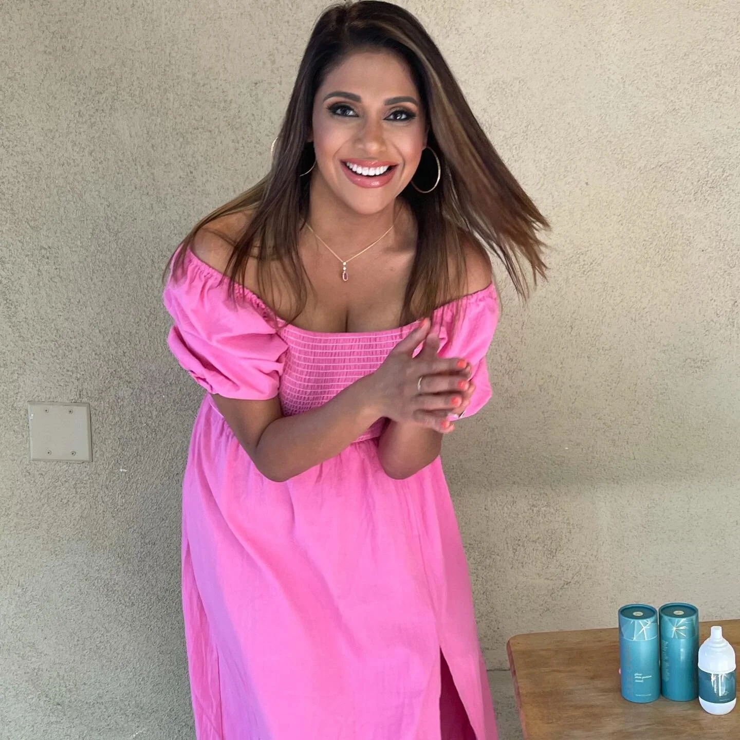 This is my #sundayfunday. WORKING &amp; I love it! Looking forward to sharing all new products with everyone. 💕🌞

.
.
.
.
.
#selfcare #sundayfunday #pinkpinkpink #pinkdress #losangeles #skincare #wonderwoman #laugh #fun #work #womenempowerment #wom