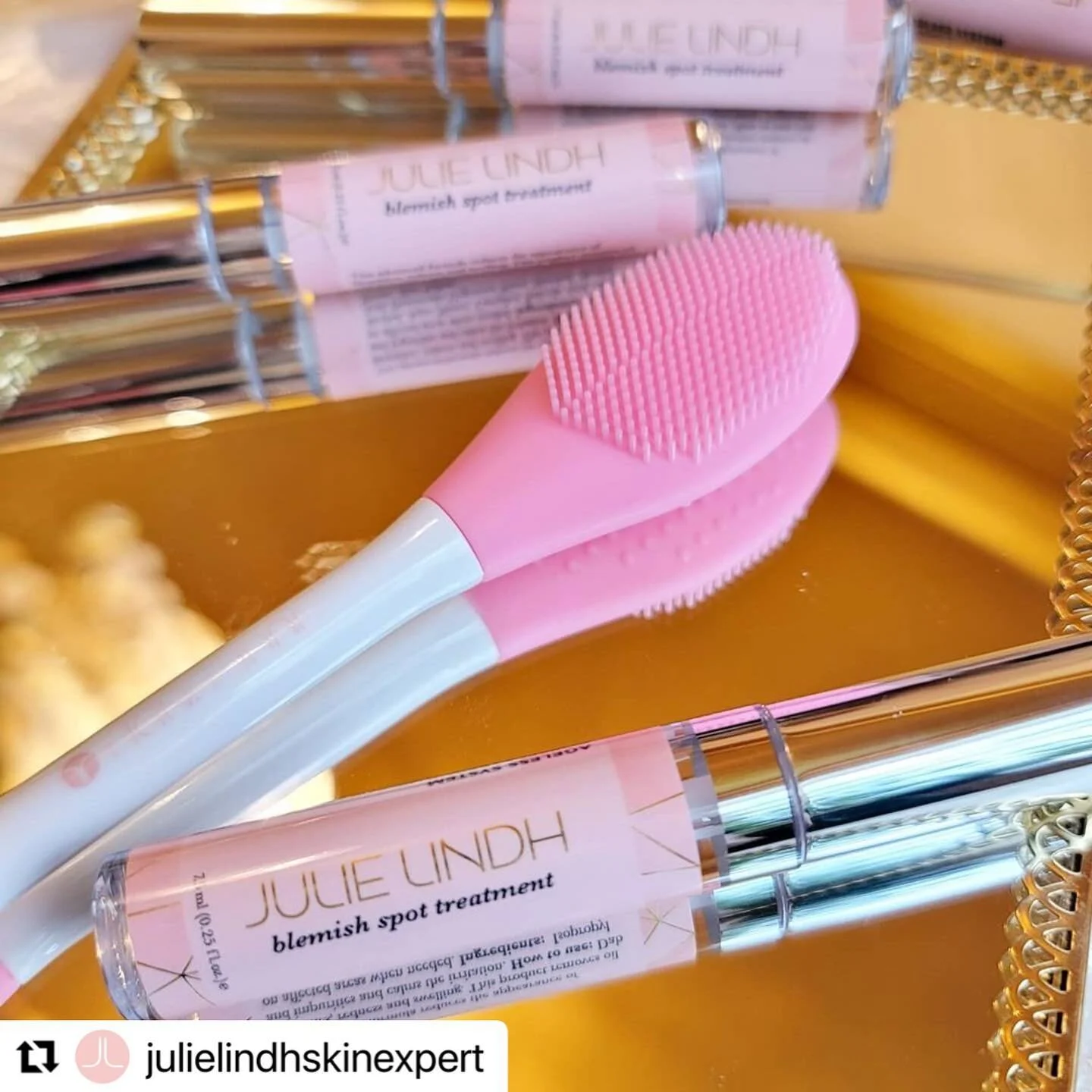 With the hot weather here , clogged pores and congested skin are inevitable.  I totally swear by the @julielindhskinexpert Pore Cleansing brush with it&rsquo;s dual purpose head to really massage and cleanse the pores, and her Blemish Spot  Treatment