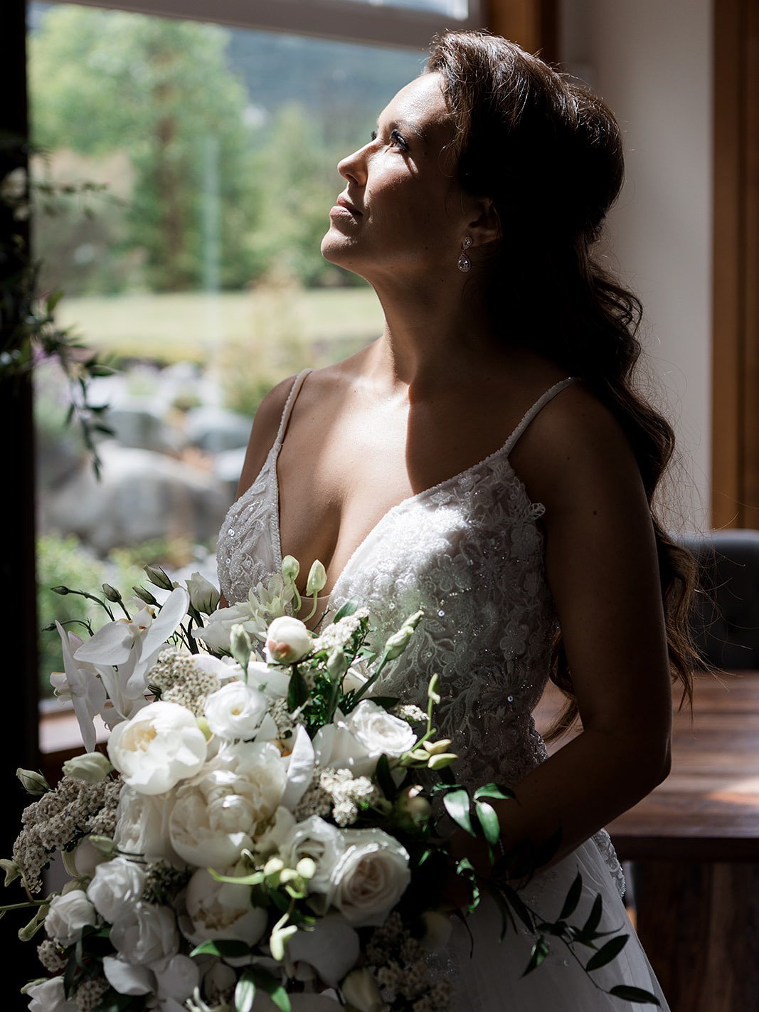One for the books, some of the sneak peeks from S &amp; As island wedding with their closest friends and family last month 💚
#bcweddingphotographer #vancouverweddingphotographer #yvrphotographer #vanislewedding #canadaweddingphotographer