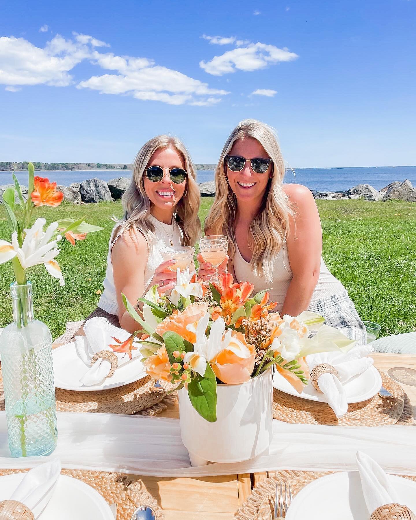 Cheers to 40 and fabulous @deejbodoh! 

Deejay's husband wanted to make her birthday extra special. Deejay is not only a rockstar real estate agent in the Seacoast, but she's also a design and decor genius. The pressure was on to ensure every detail 